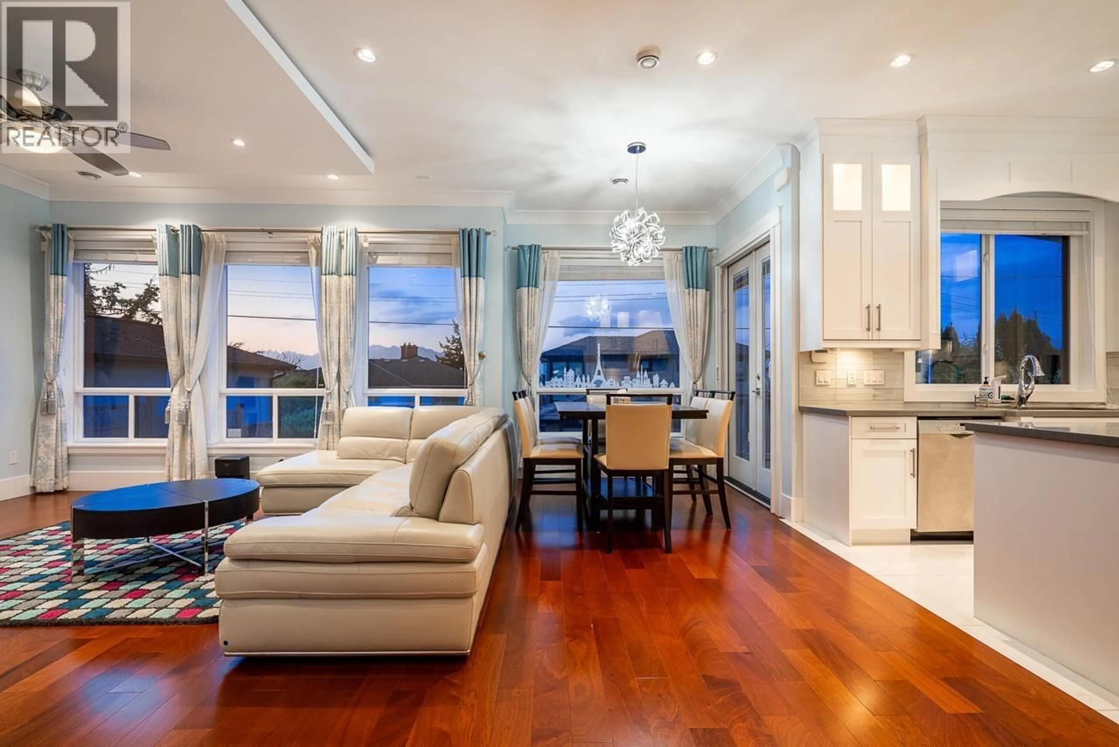 Open concept kitchen, wood/laminate floor for 4669 NORTHVIEW COURT, Burnaby British Columbia V5H1E4