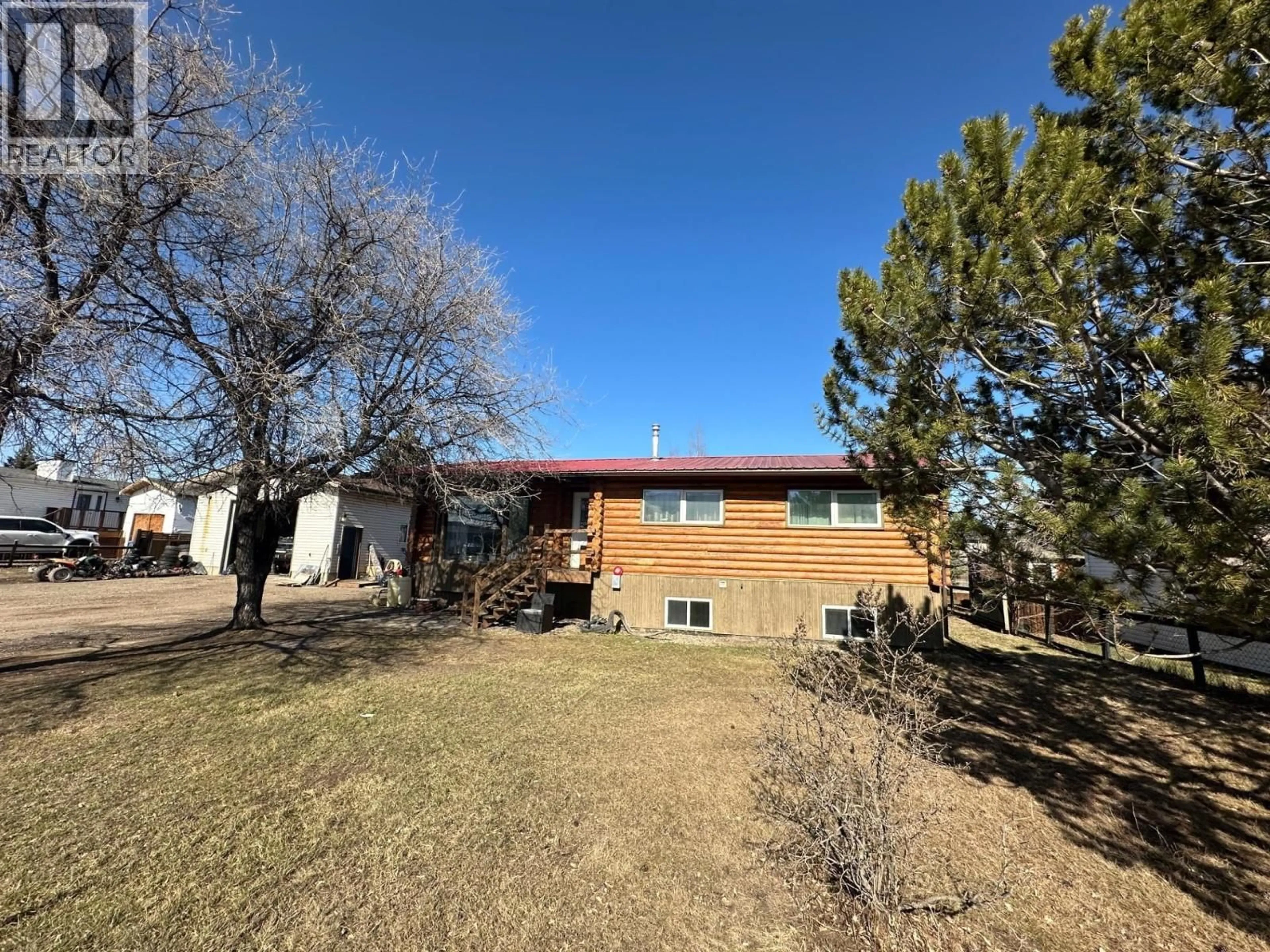 A pic from outside/outdoor area/front of a property/back of a property/a pic from drone, unknown for 10239 98 STREET, Taylor British Columbia V0C2K0
