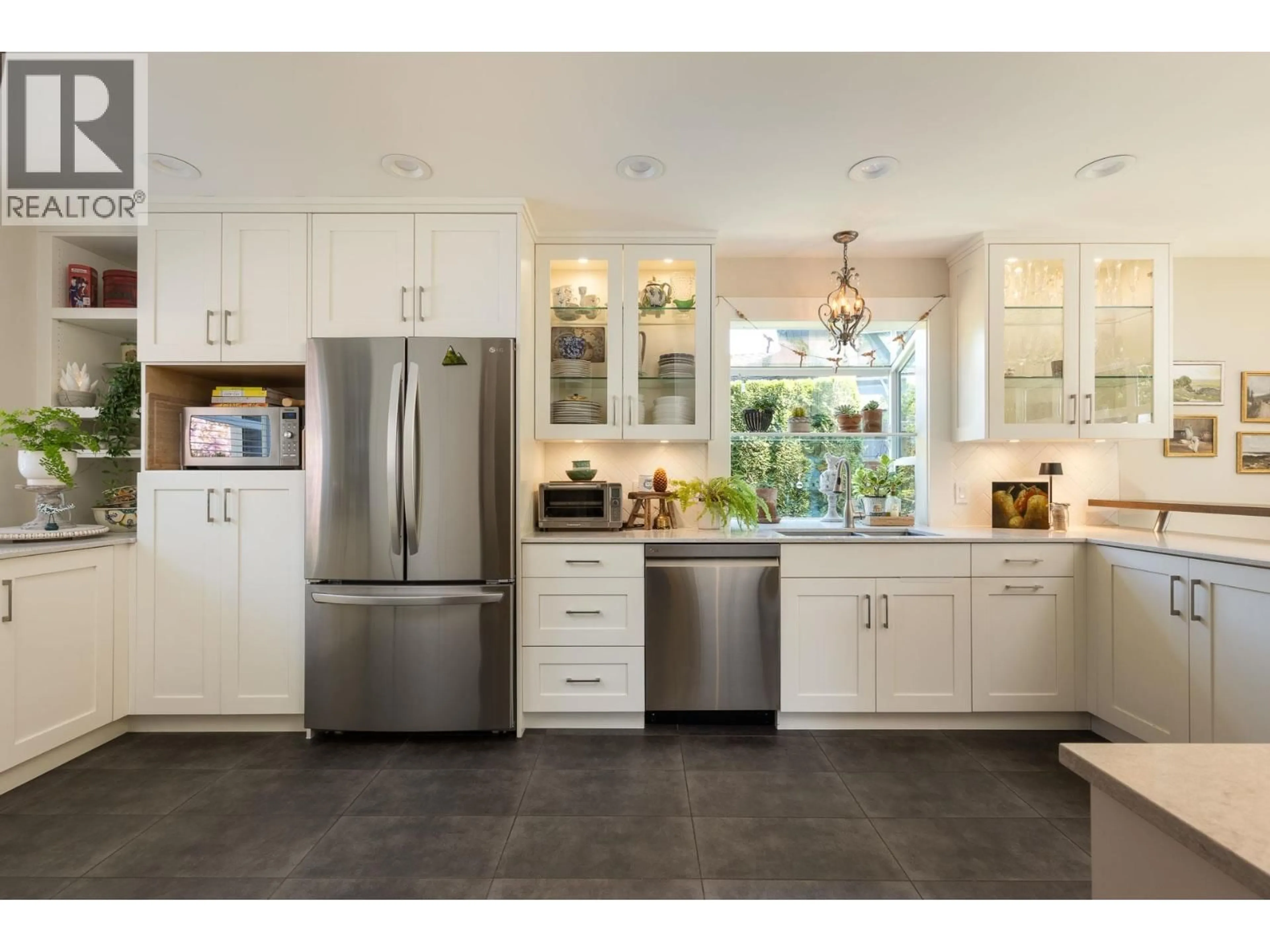 Contemporary kitchen, ceramic/tile floor for 3665 RUTHERFORD CRESCENT, North Vancouver British Columbia V7N2C6
