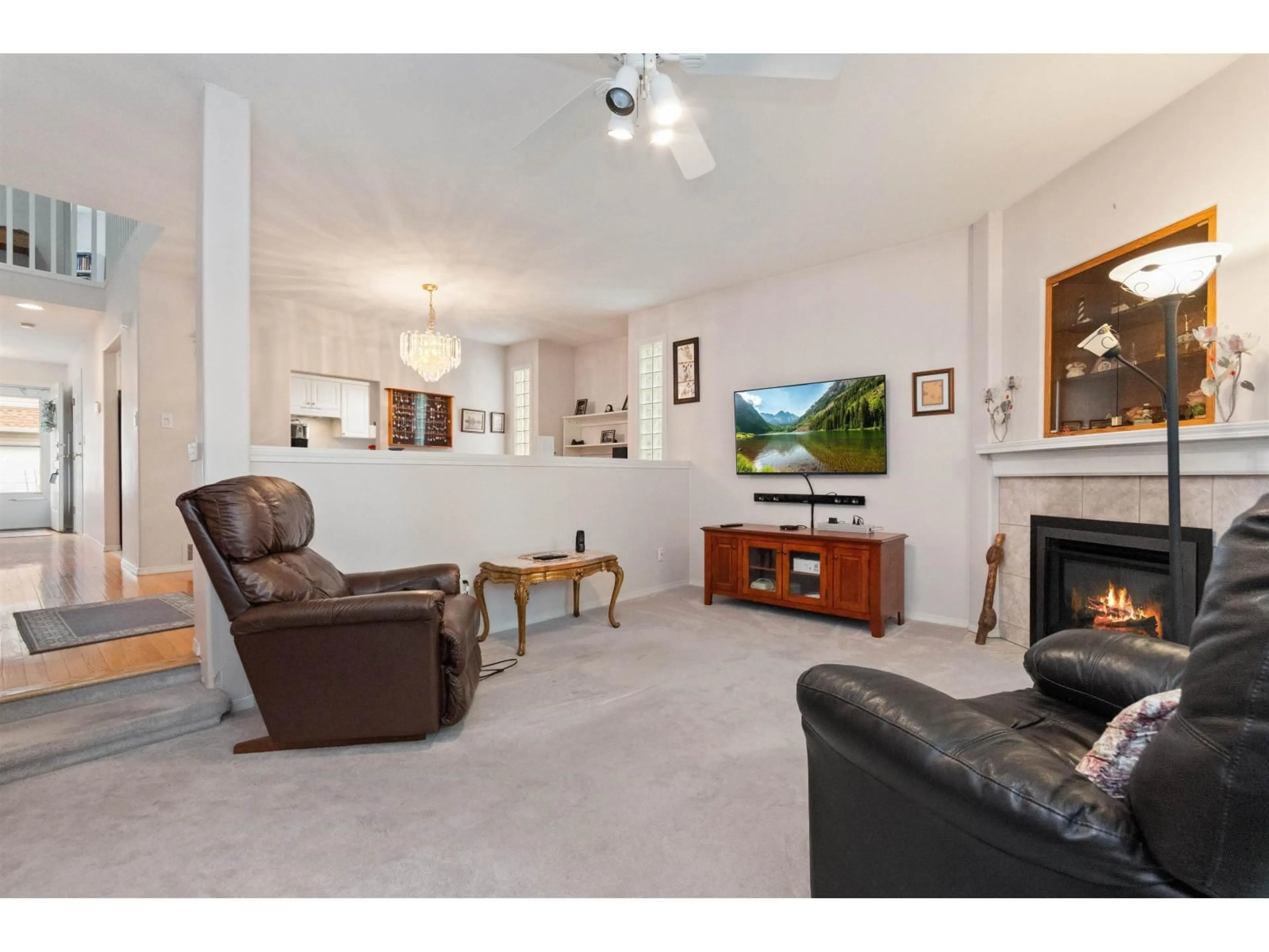 Living room with furniture, unknown for 8 - 46277 CESSNA DRIVE, Chilliwack British Columbia V2P1A7