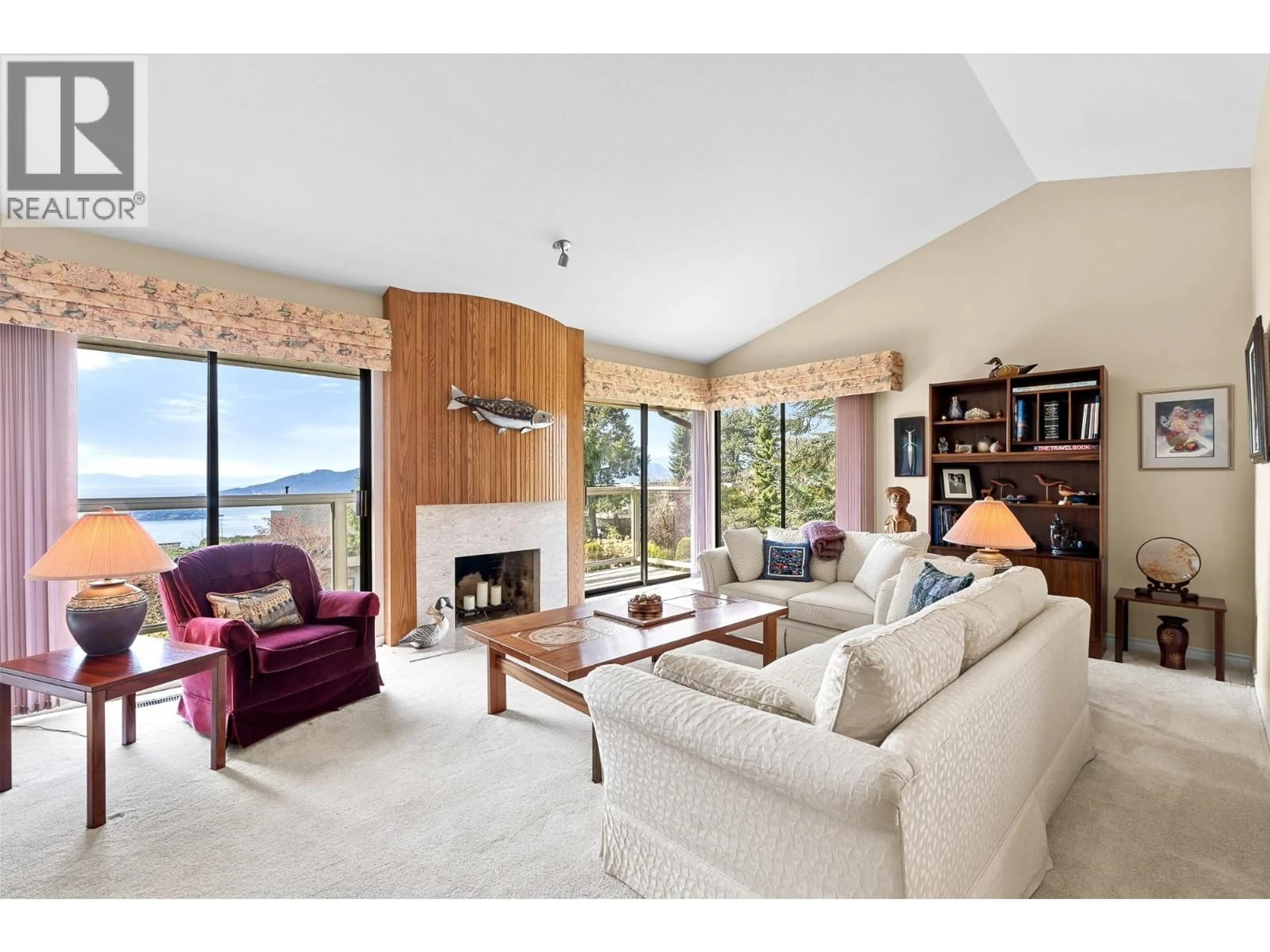 Living room with furniture, unknown for 4724 WOODBURN COURT, West Vancouver British Columbia V7S3B3
