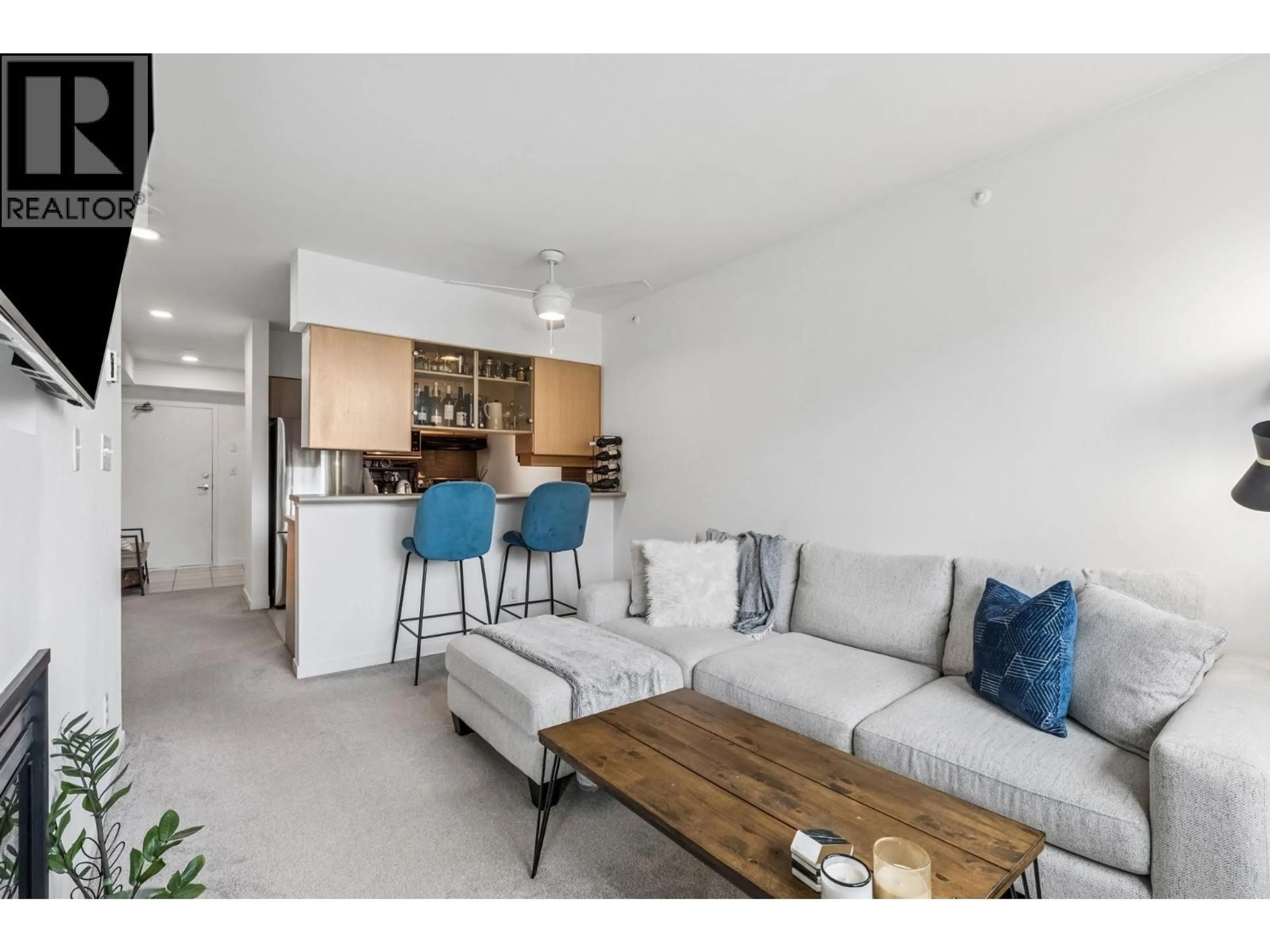 Living room with furniture, unknown for 503 - 1888 YORK AVENUE, Vancouver British Columbia V6J5H8