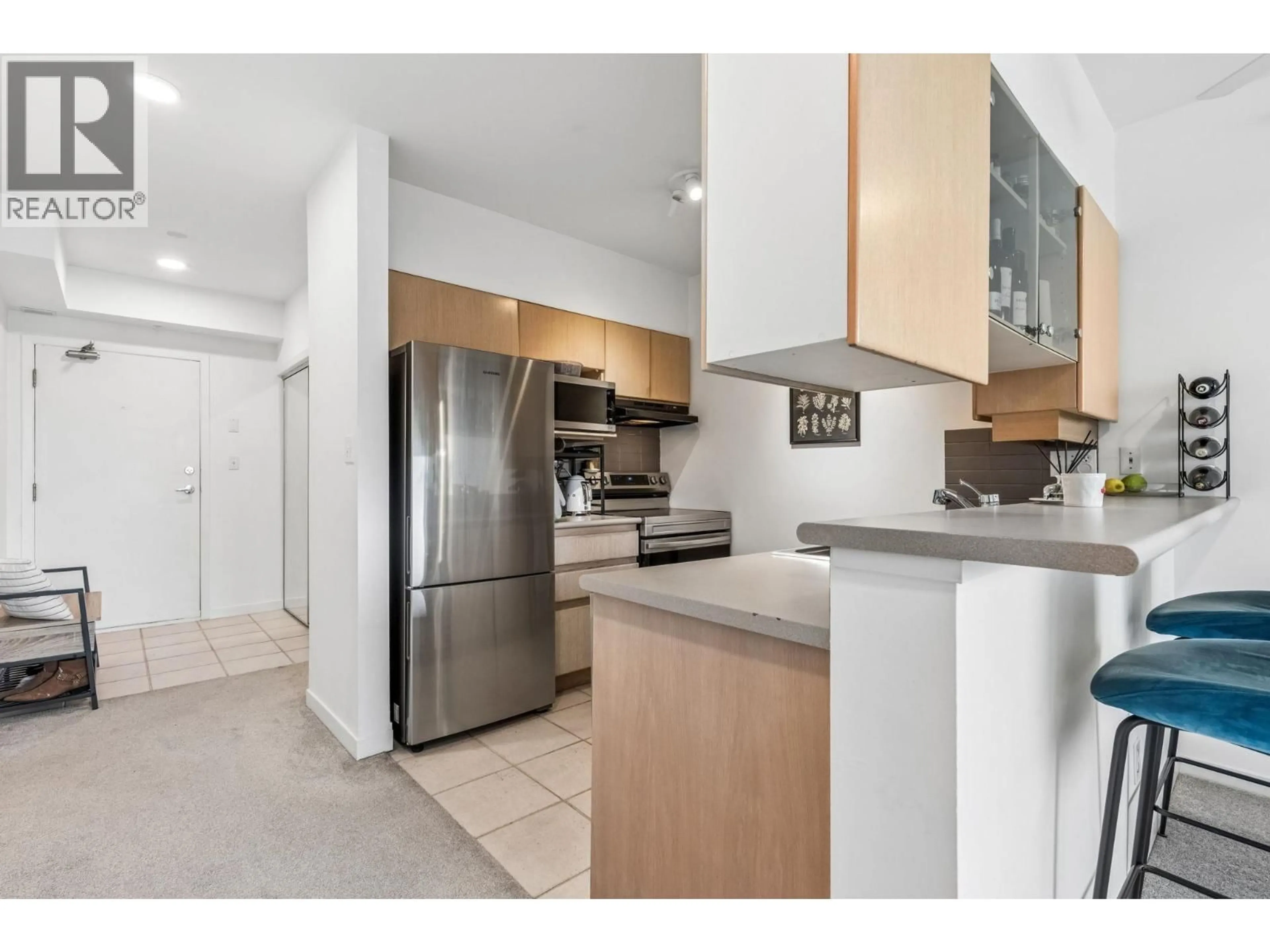 Standard kitchen, unknown for 503 - 1888 YORK AVENUE, Vancouver British Columbia V6J5H8