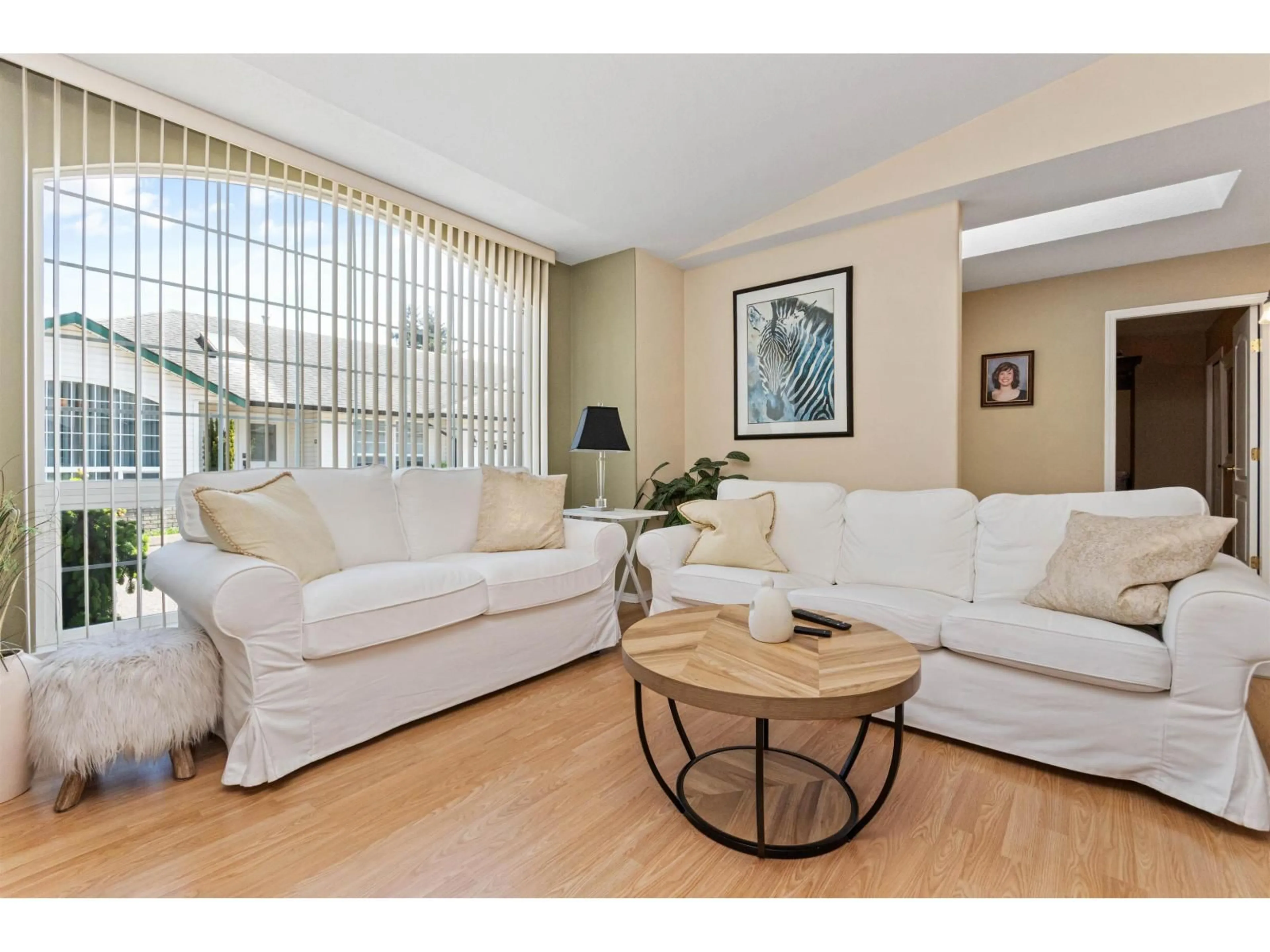 Living room with furniture, unknown for 1 - 45160 SOUTH SUMAS ROAD, Chilliwack British Columbia V2R3X6