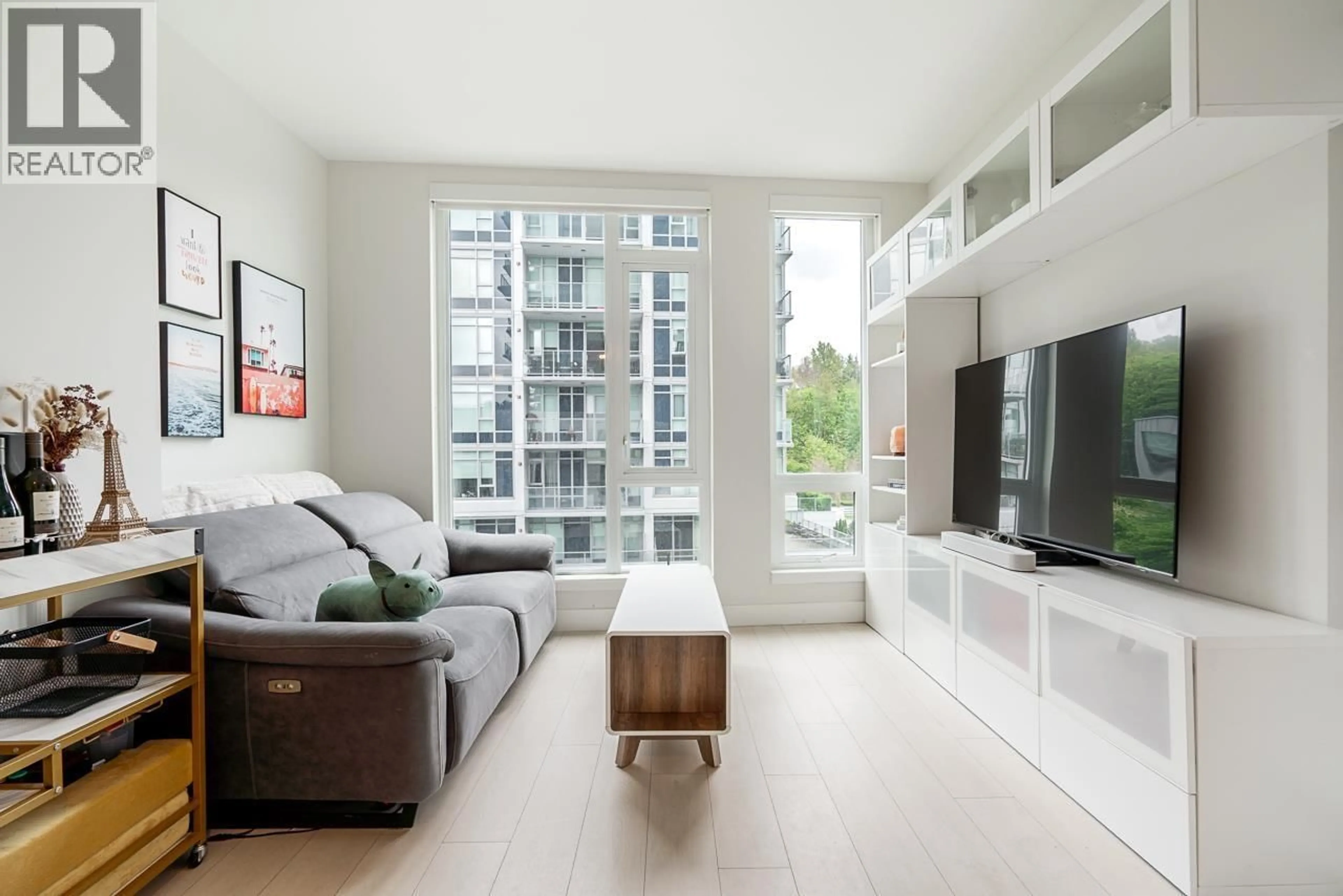 Living room with furniture, unknown for 506 - 3538 SAWMILL CRESCENT, Vancouver British Columbia V5S0J8