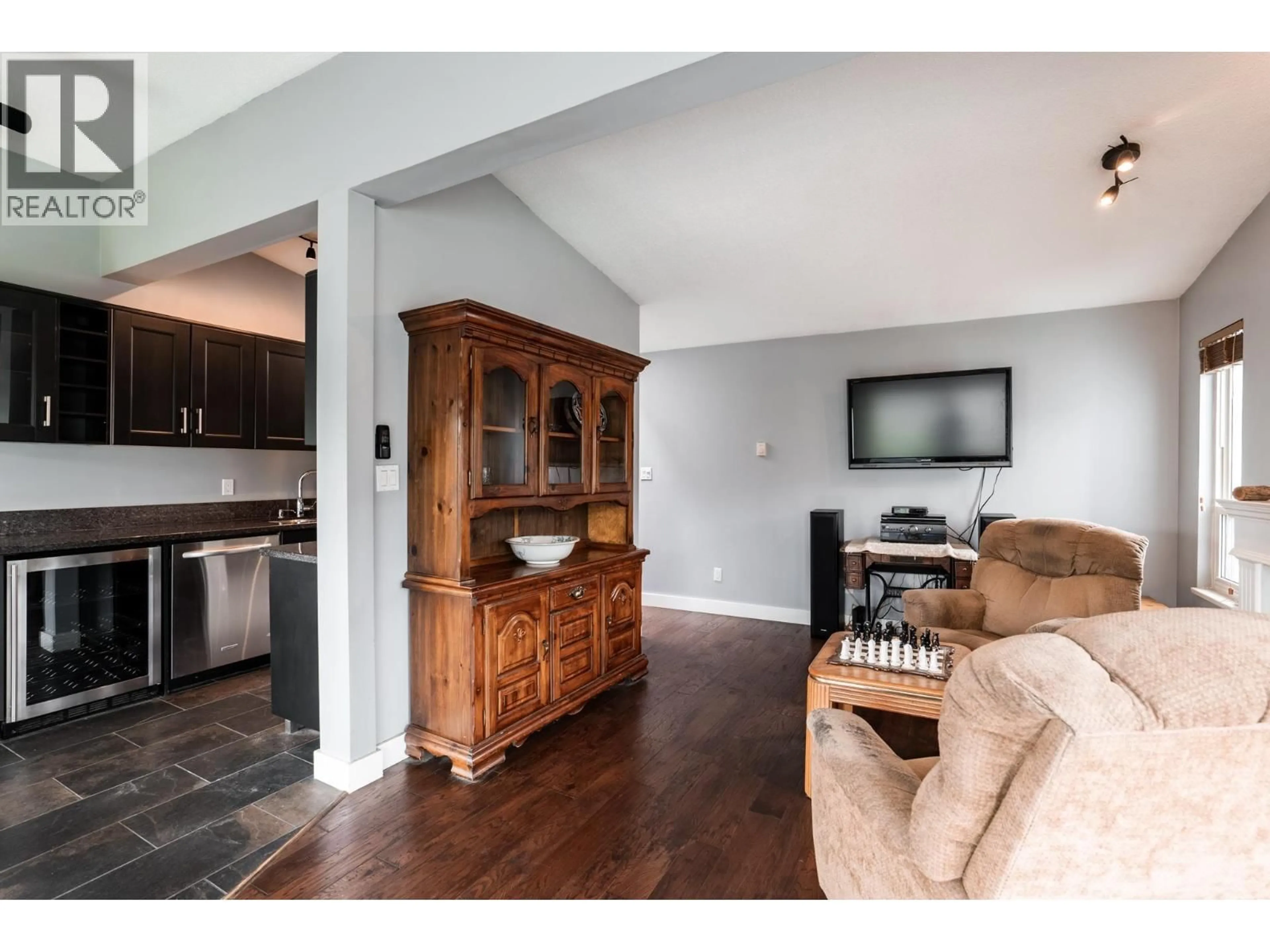 Unknown for 303 - 2615 LONSDALE AVENUE, North Vancouver British Columbia V7N3H7