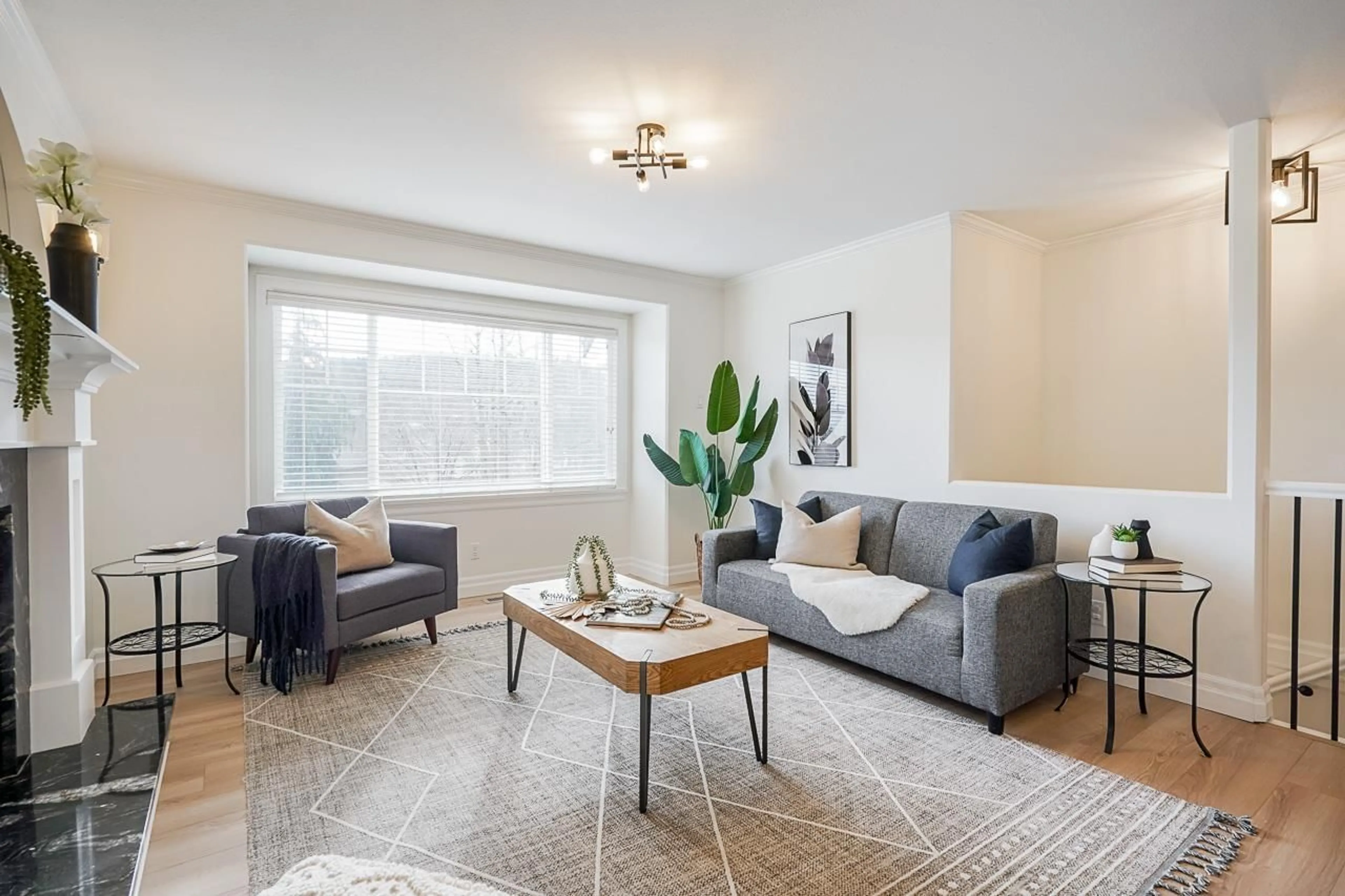 Living room with furniture, unknown for 45987 SHERWOOD DRIVE, Chilliwack British Columbia V2R5T6