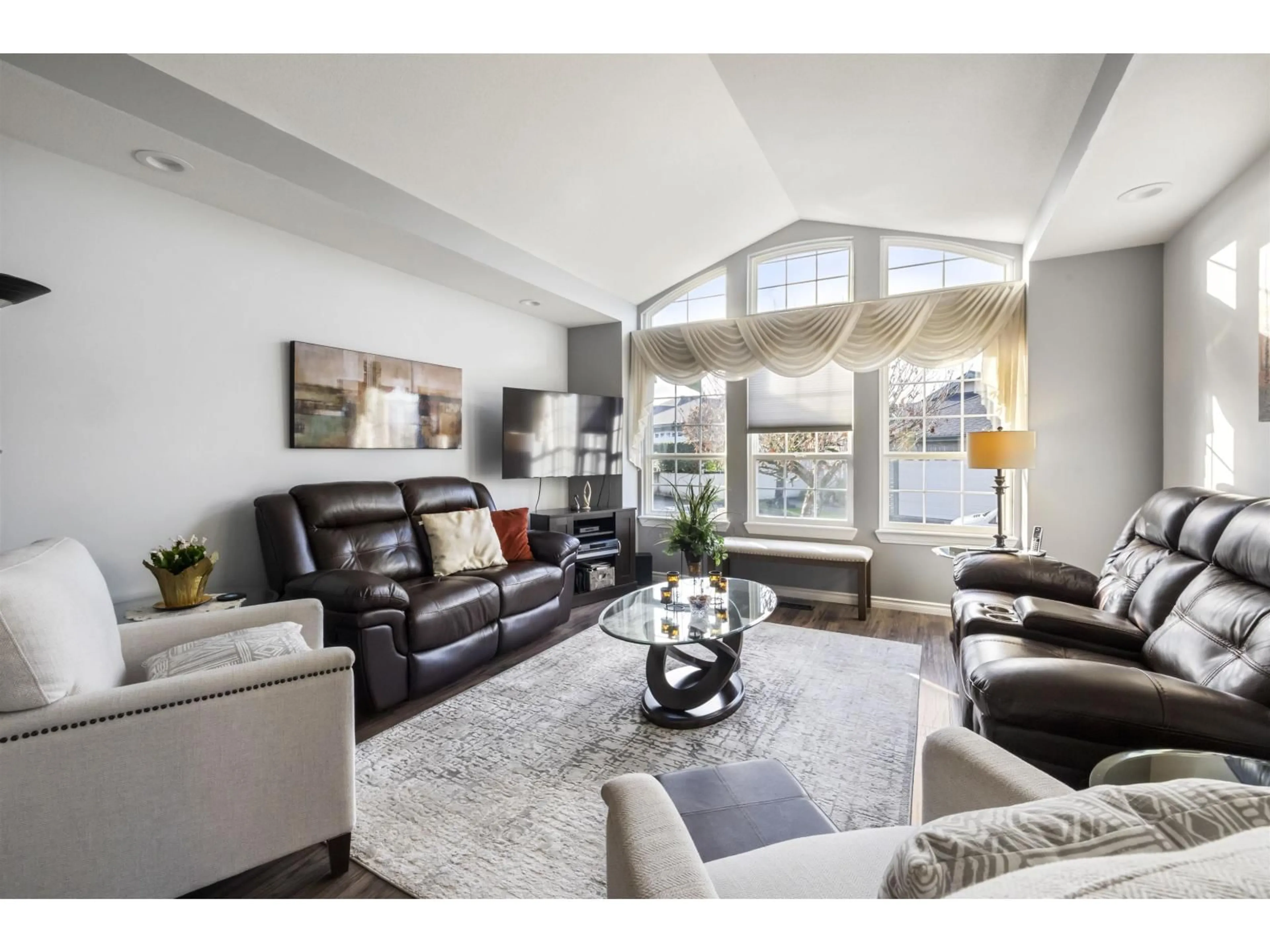 Living room with furniture, unknown for 23 - 32777 CHILCOTIN DRIVE, Abbotsford British Columbia V2T5W4
