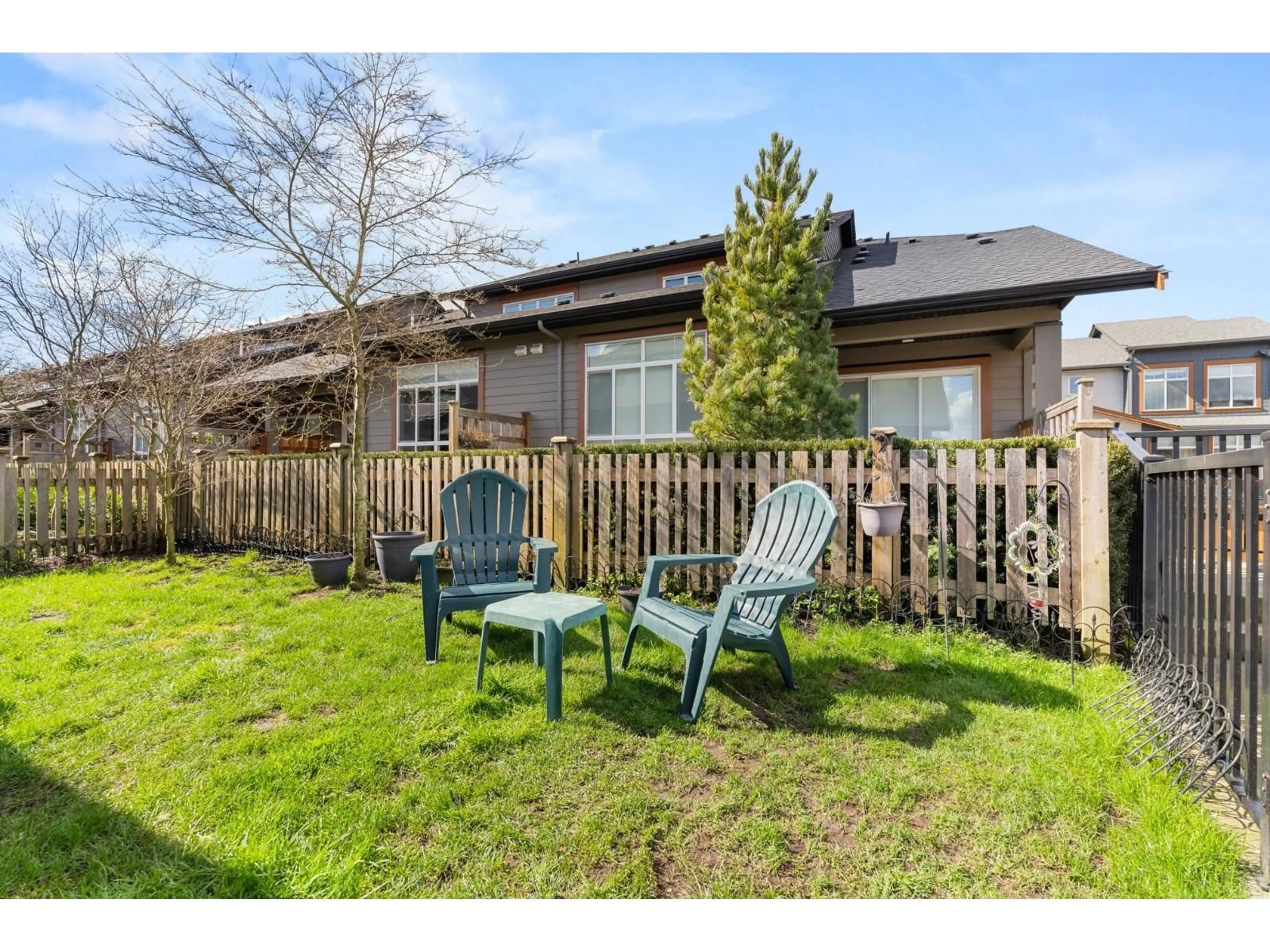 Patio, street for 65 - 17033 FRASER HIGHWAY, Surrey British Columbia V4N6V2