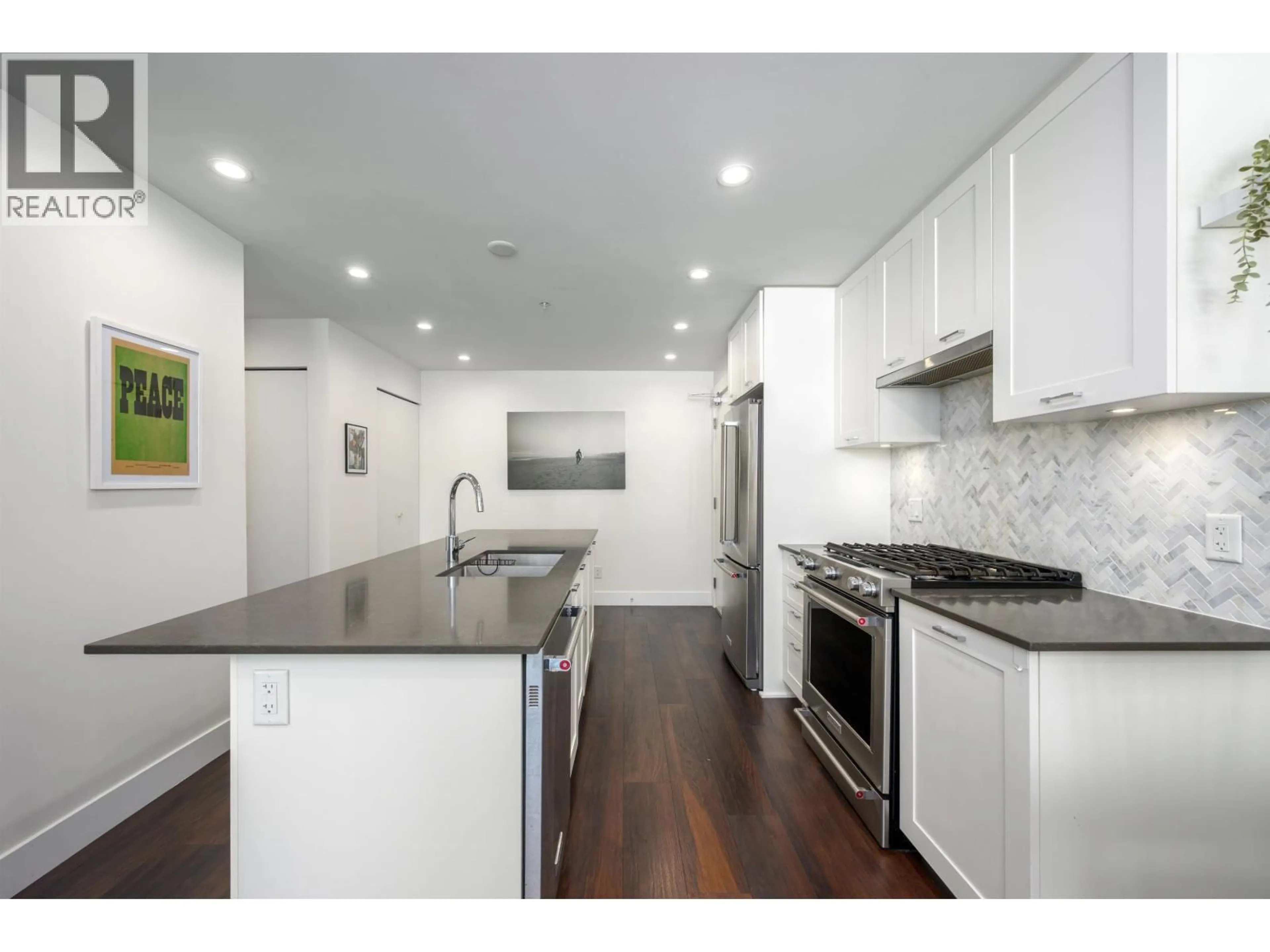 Open concept kitchen, unknown for 504 - 131 3RD STREET, North Vancouver British Columbia V7L0E3