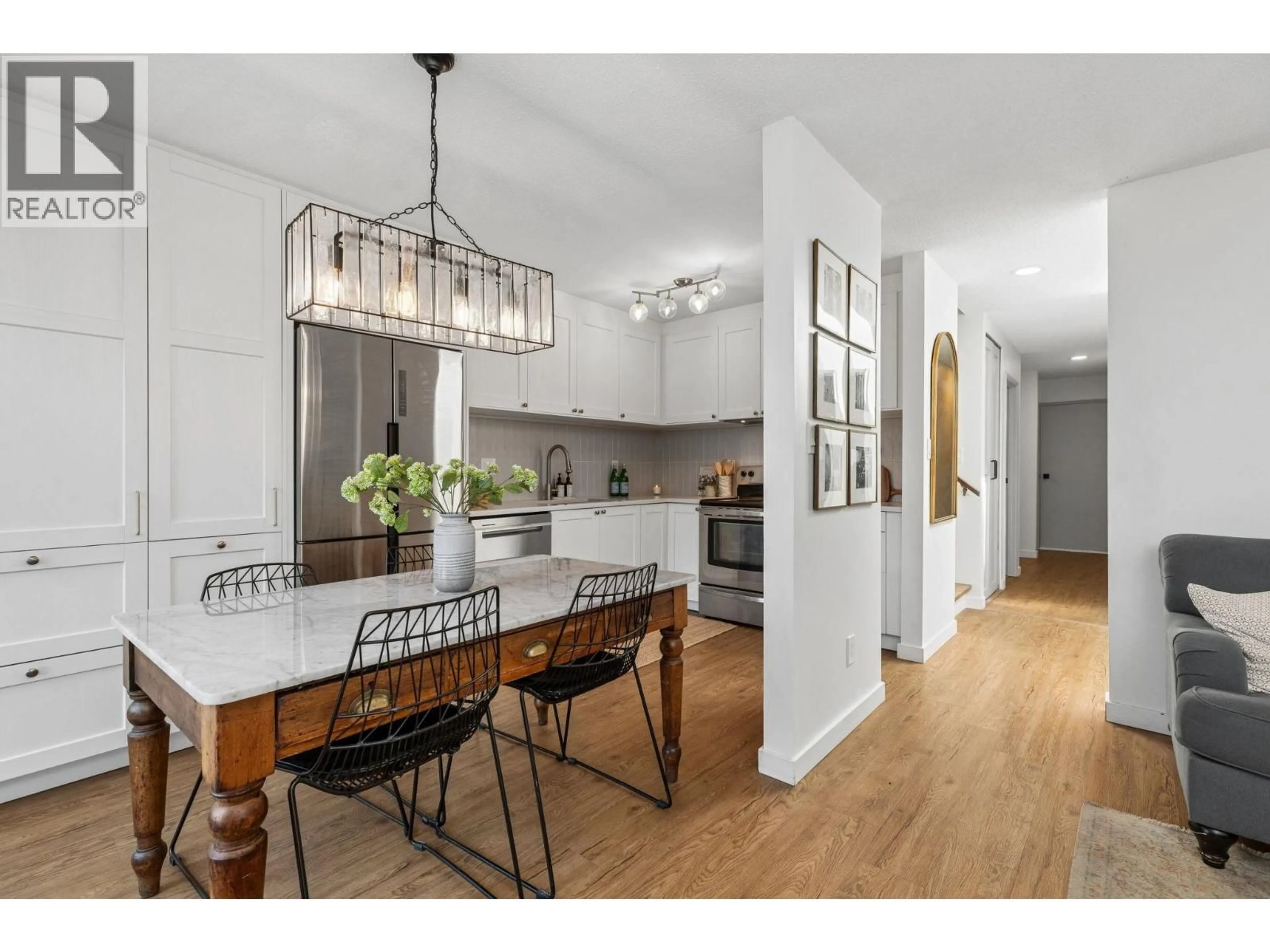 Open concept kitchen, wood/laminate floor for 2509 BURIAN DRIVE, Coquitlam British Columbia V3K5W8