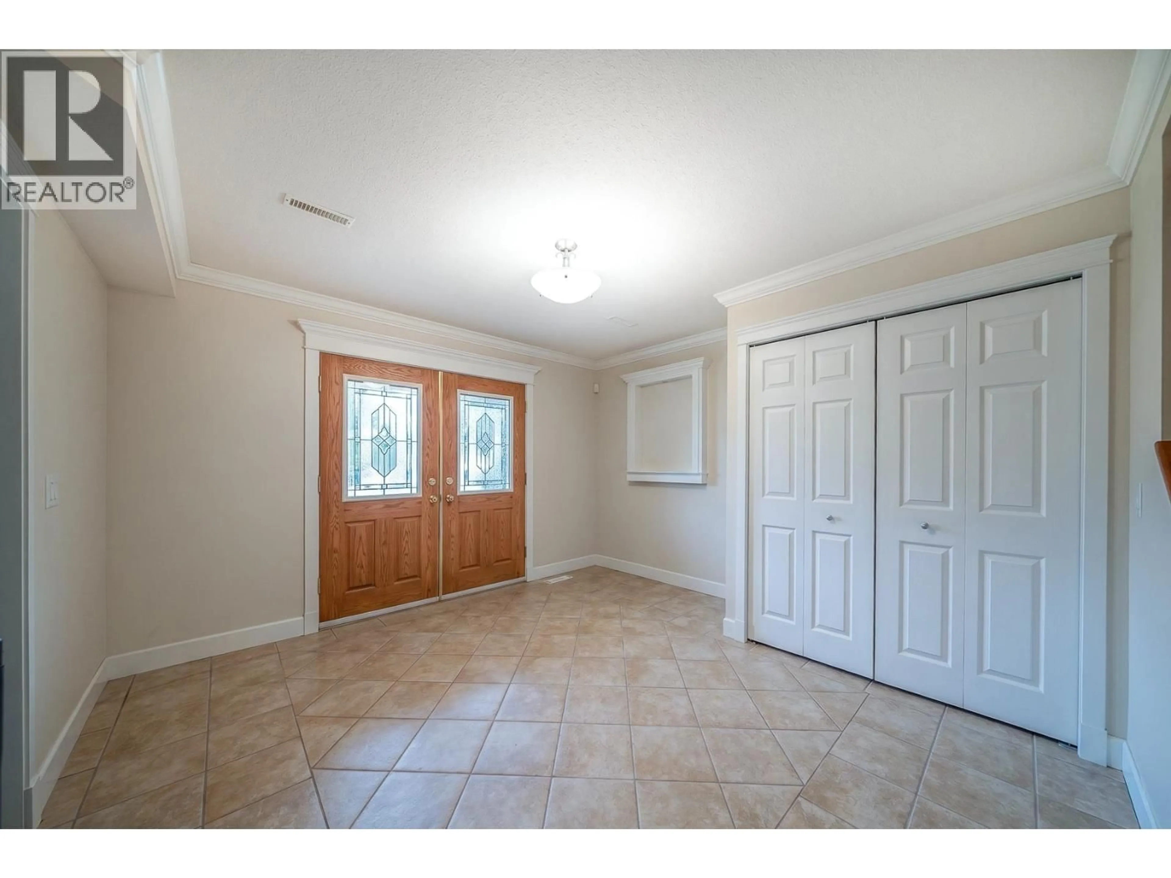 Indoor entryway for 735 SCHOOLHOUSE STREET, Coquitlam British Columbia V3J5S1