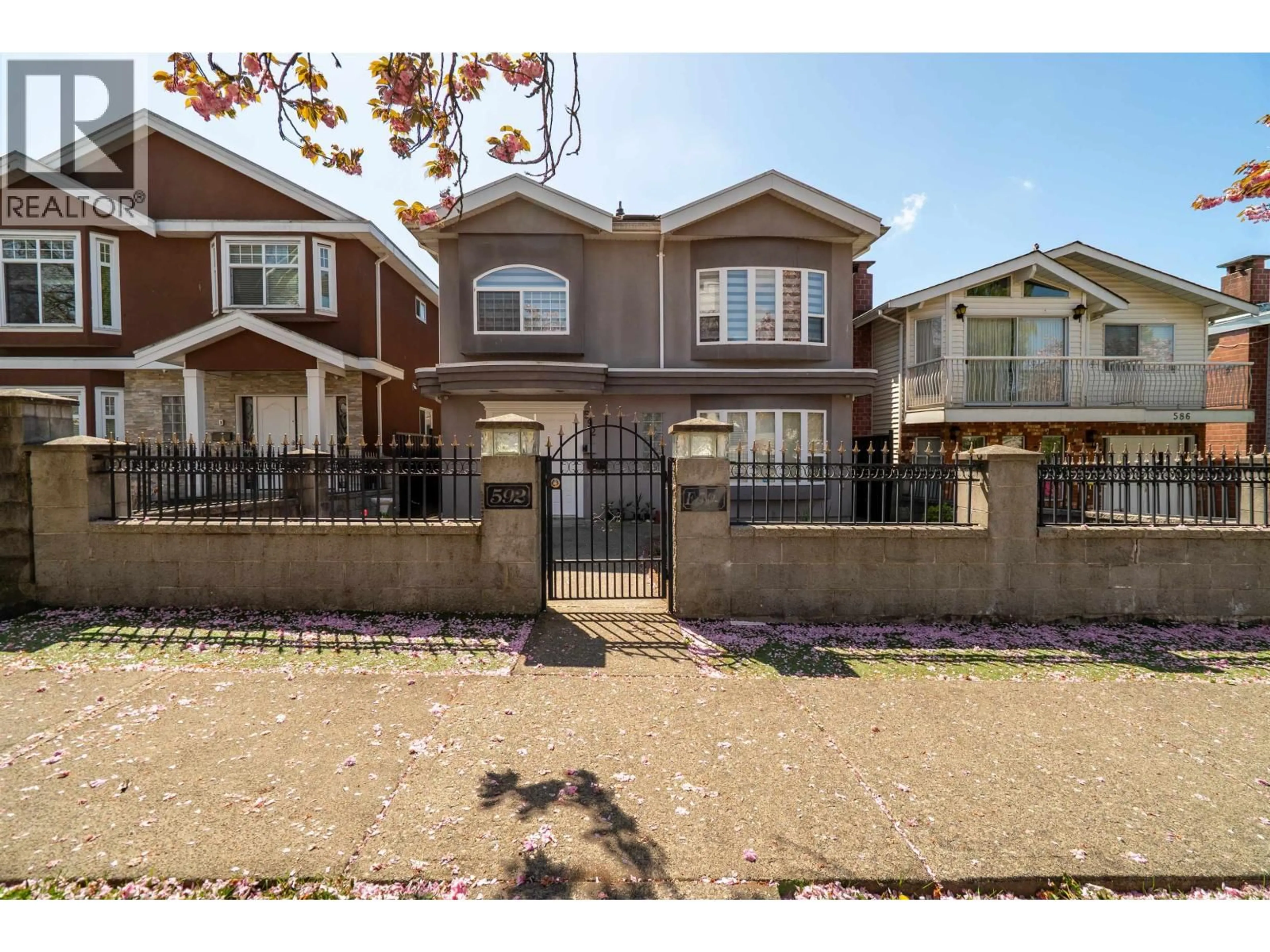 Unknown for 592 50TH AVENUE, Vancouver British Columbia V5X1B2