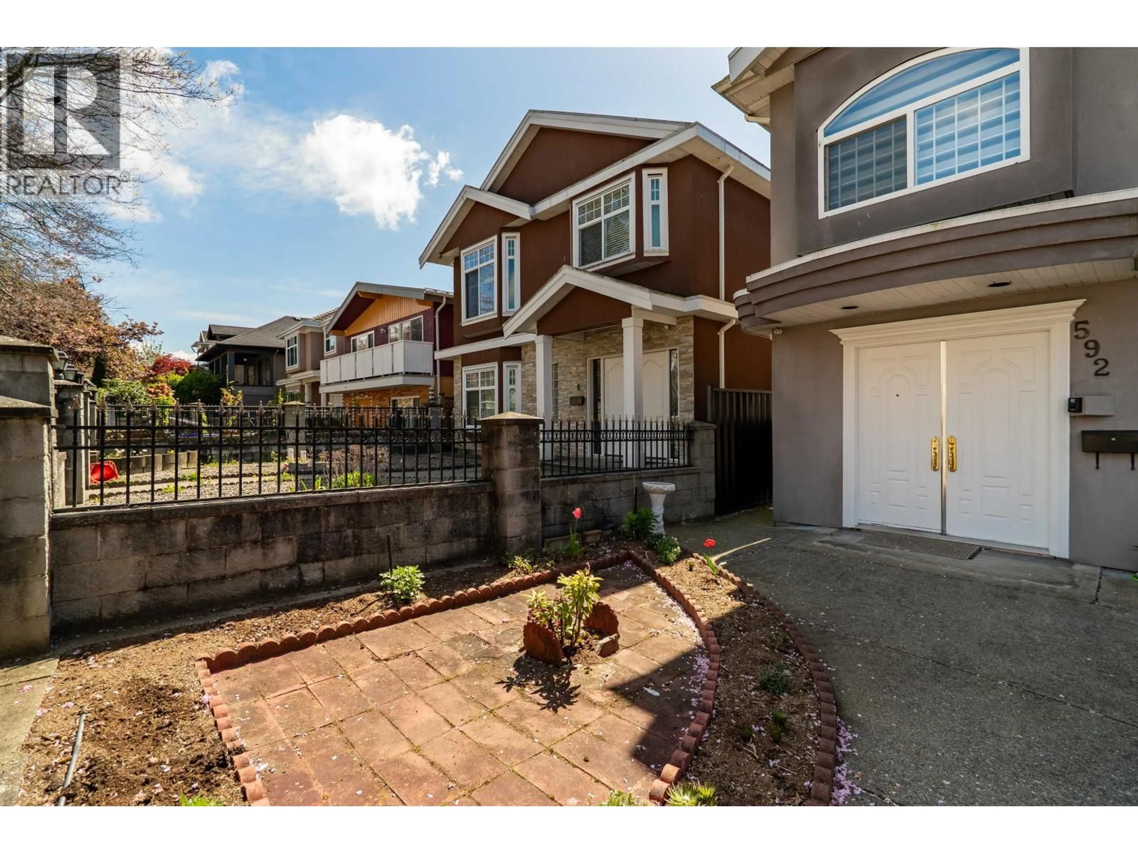 Unknown for 592 50TH AVENUE, Vancouver British Columbia V5X1B2