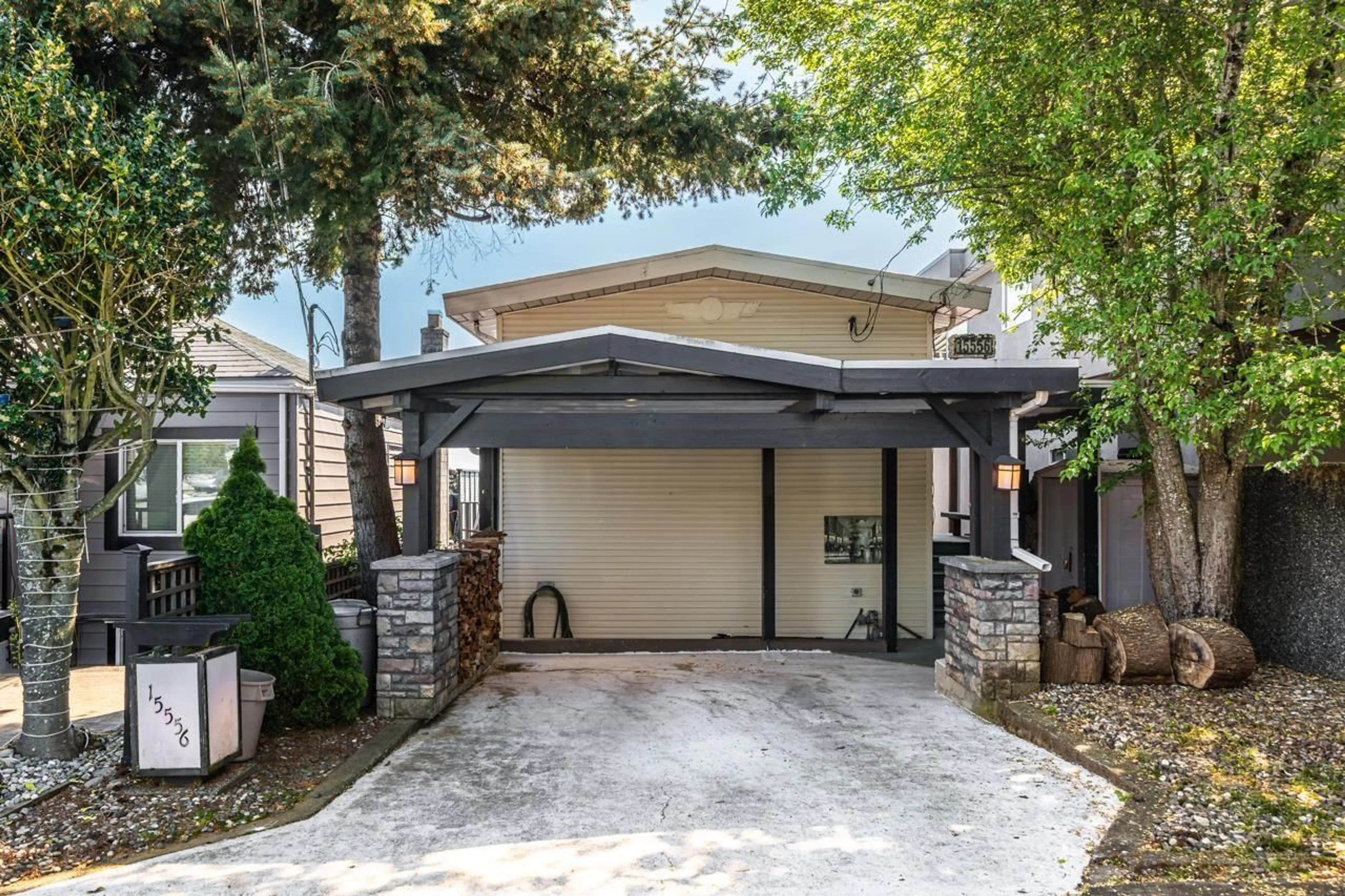 Unknown for 15556 COLUMBIA AVENUE, White Rock British Columbia V4B1K4