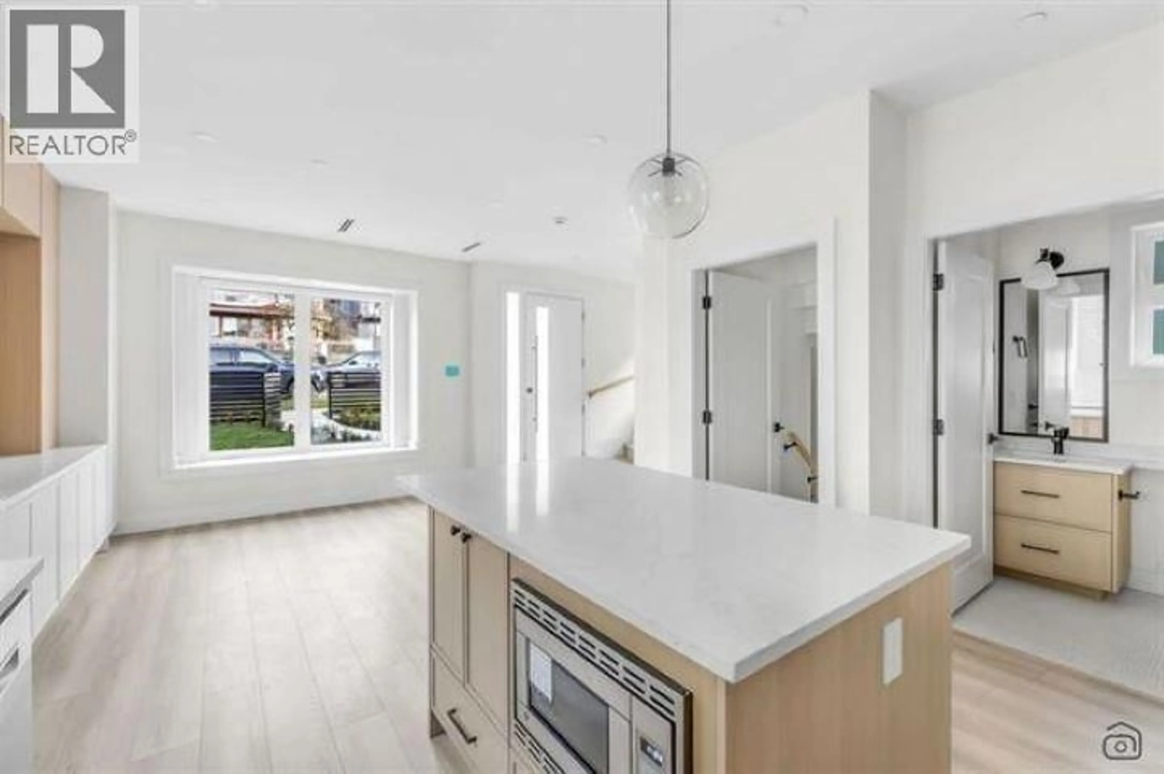 Open concept kitchen, ceramic/tile floor for 718 62ND AVENUE, Vancouver British Columbia V5X2G5