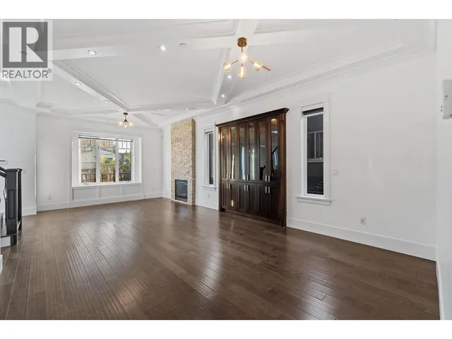 831 KING EDWARD AVENUE, Vancouver 2