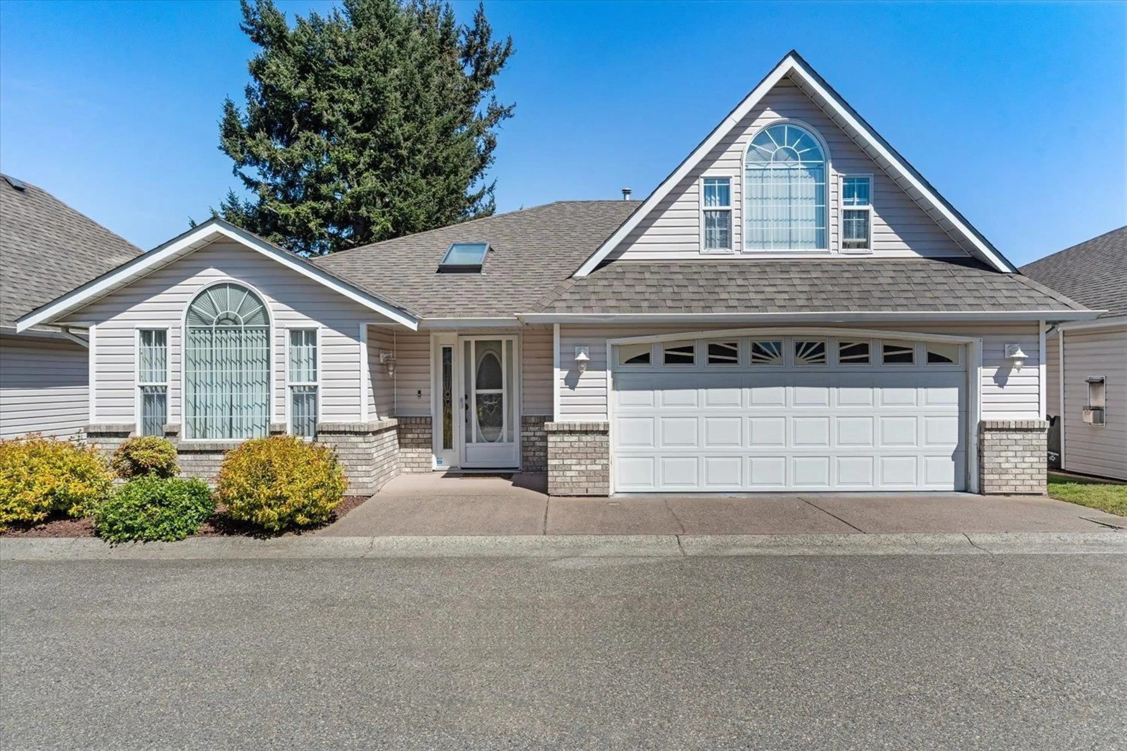 Home with vinyl exterior material, street for 3 - 6336 TYSON ROAD, Chilliwack British Columbia V2R3X7