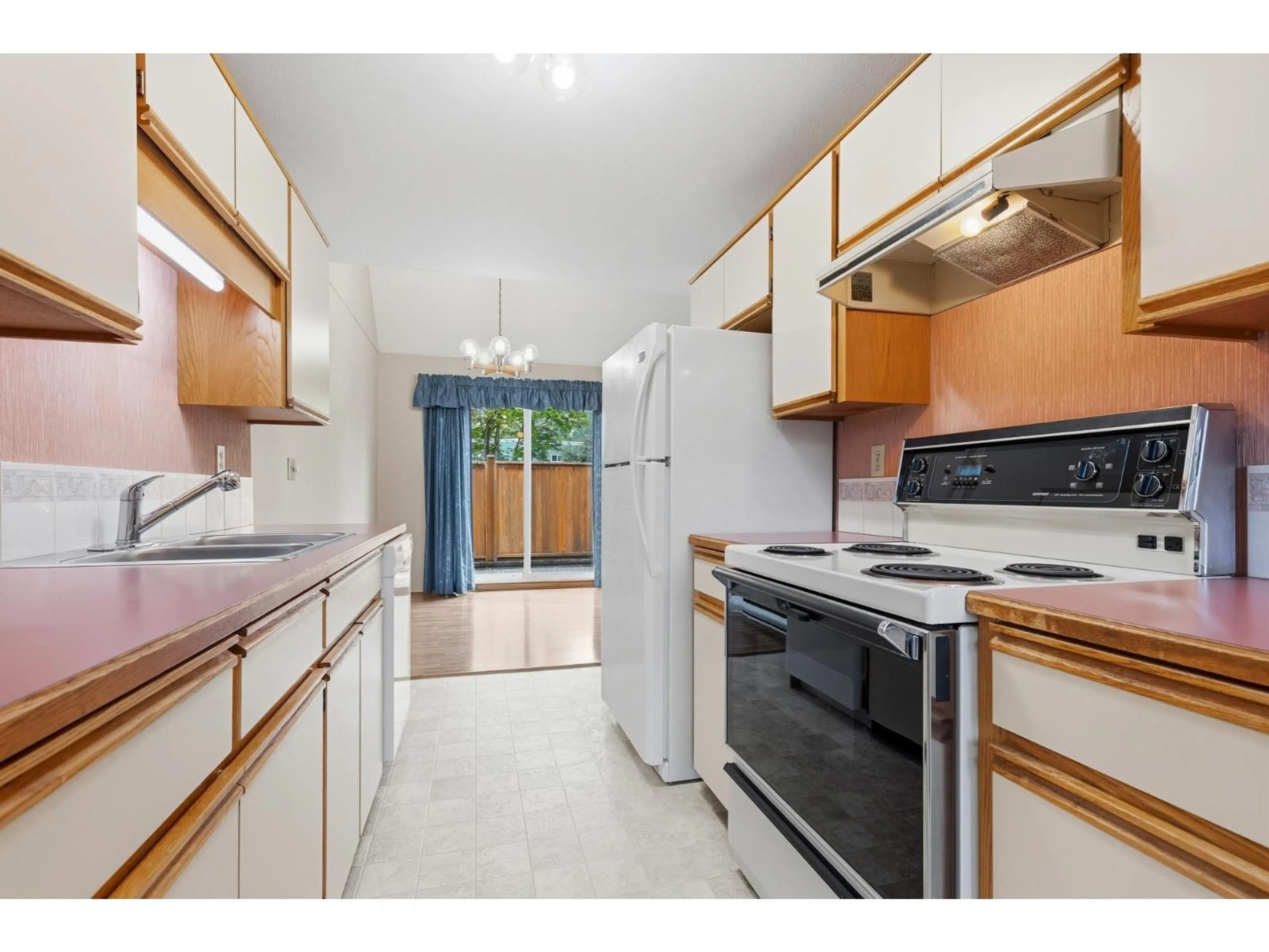 Standard kitchen, unknown for 10 - 1829 HEATH ROAD, Agassiz British Columbia V0M1A0