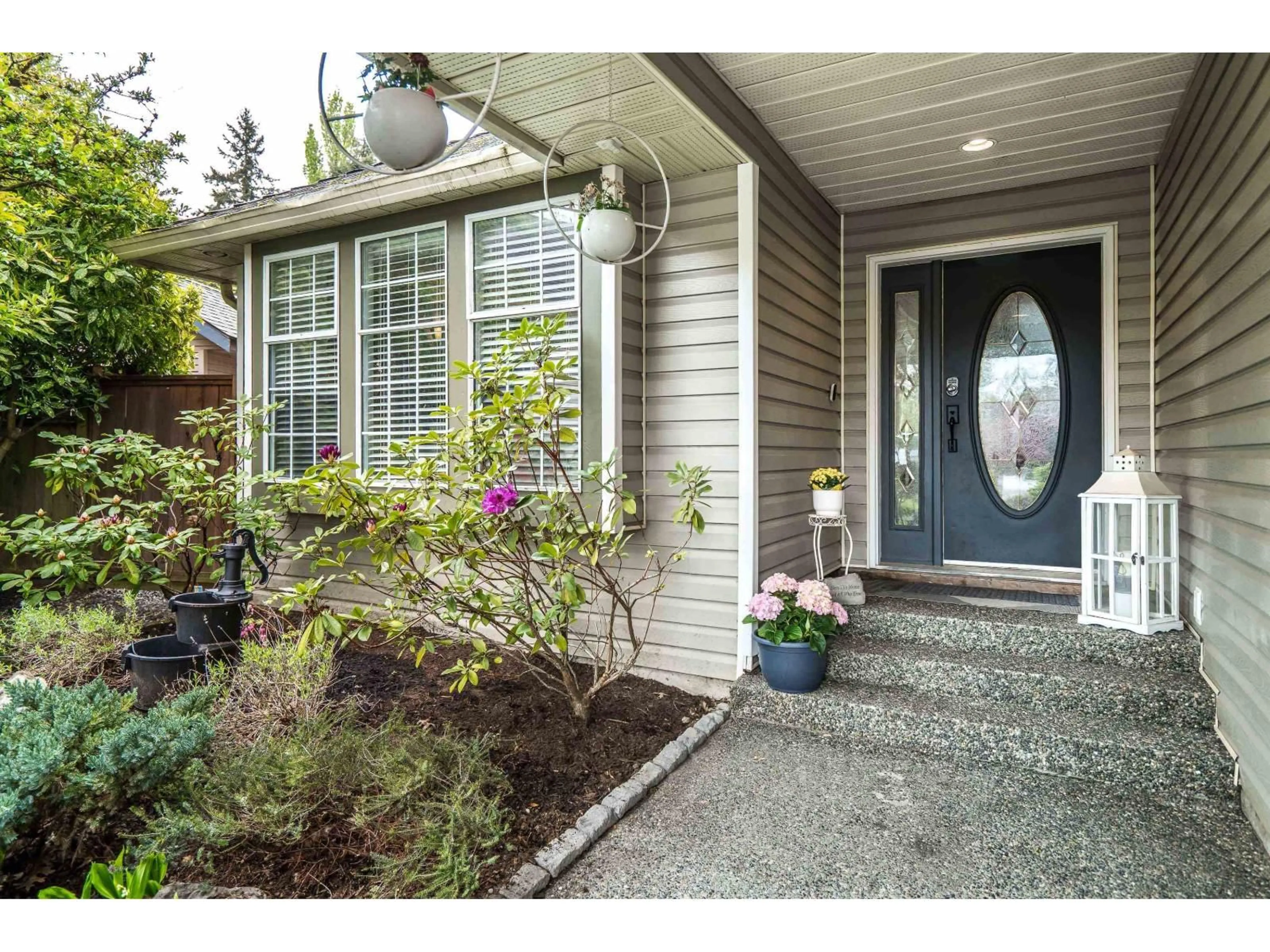 Indoor entryway for 20552 96A AVENUE, Langley British Columbia V1M2H3