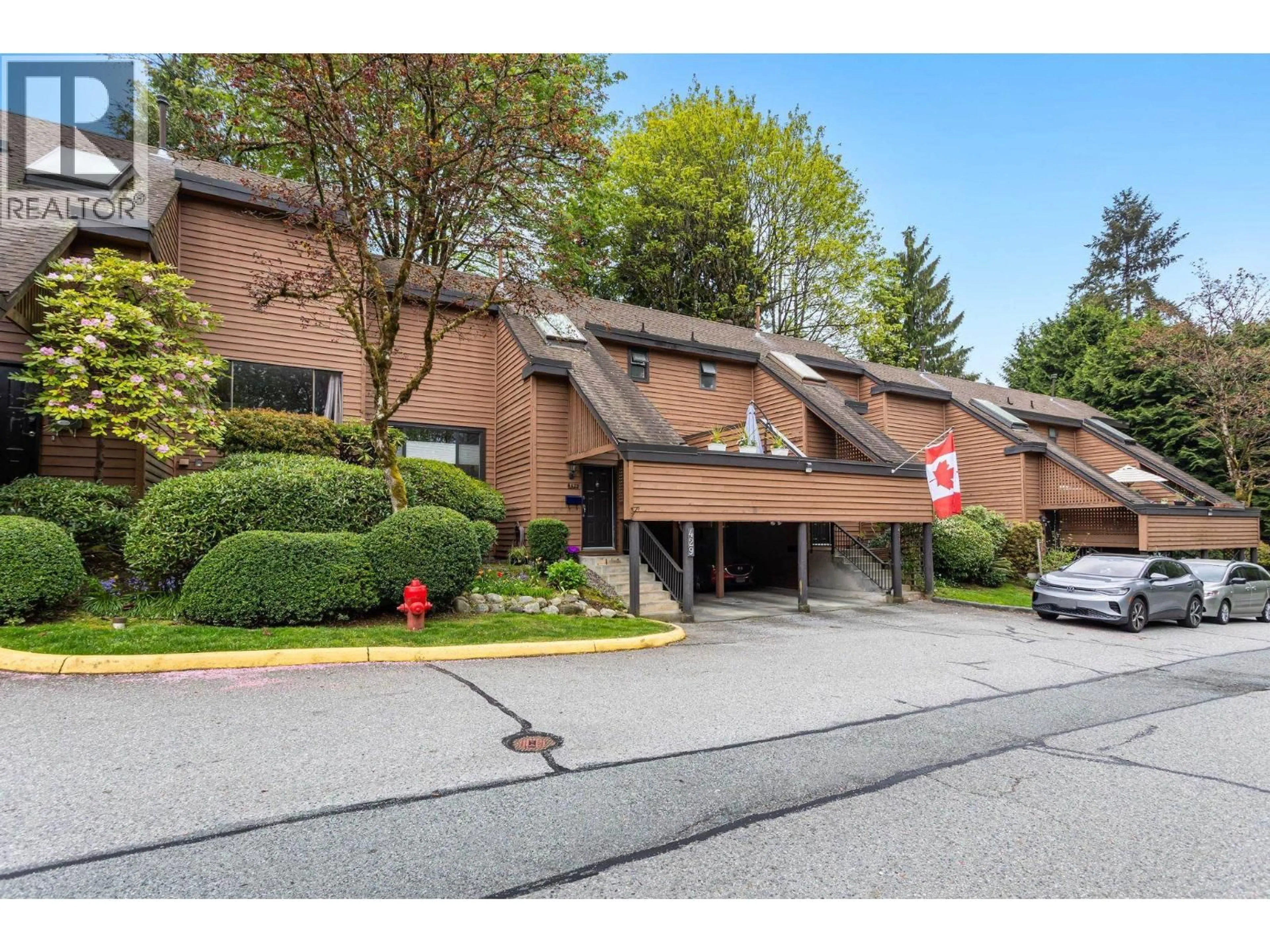 Indoor foyer for 429 CAMBRIDGE WAY, Port Moody British Columbia V3H3V1