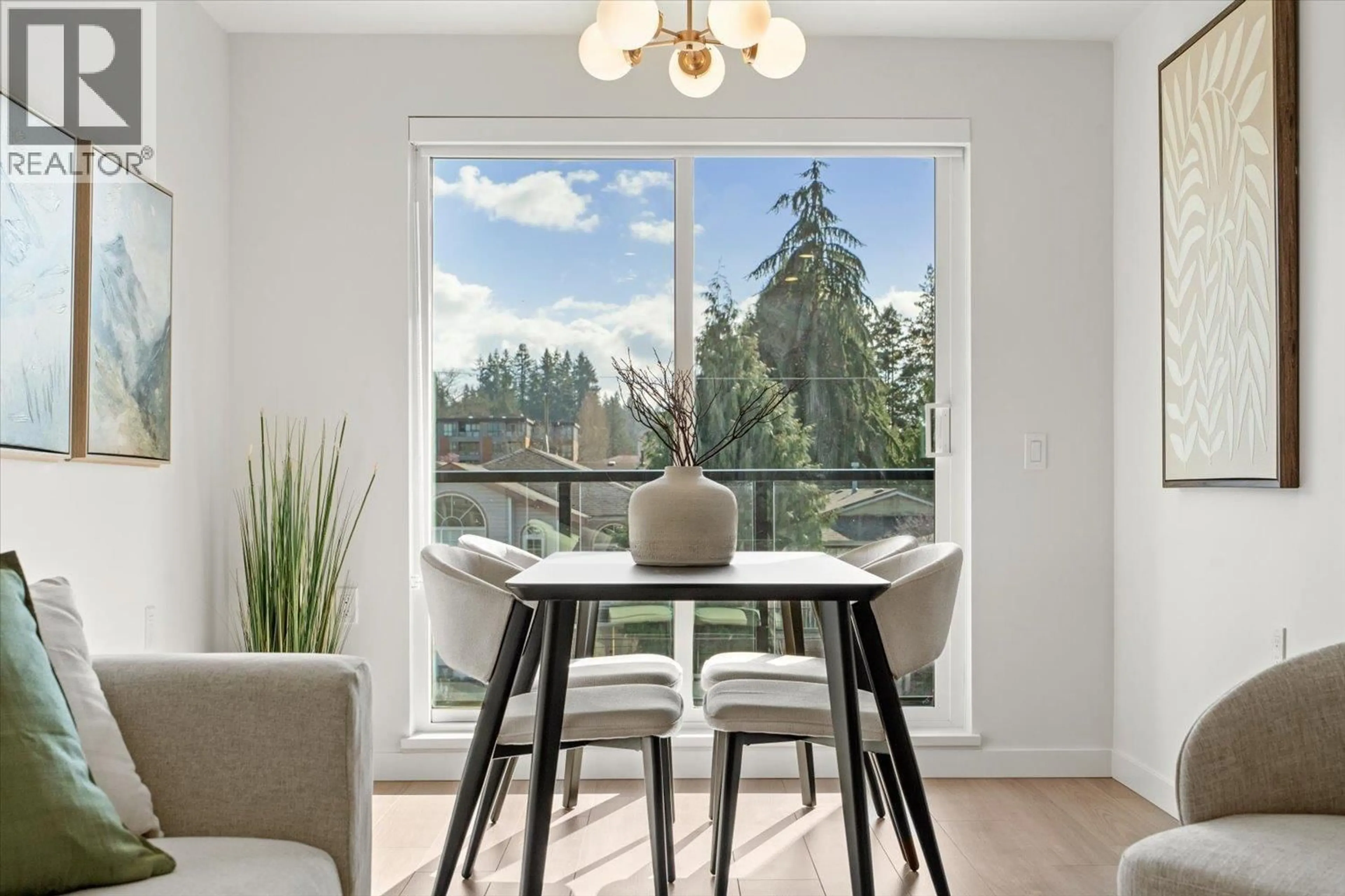 Dining room, wood/laminate floor for 207 - 2277 HAWTHORNE AVENUE, Port Coquitlam British Columbia V3C1W7