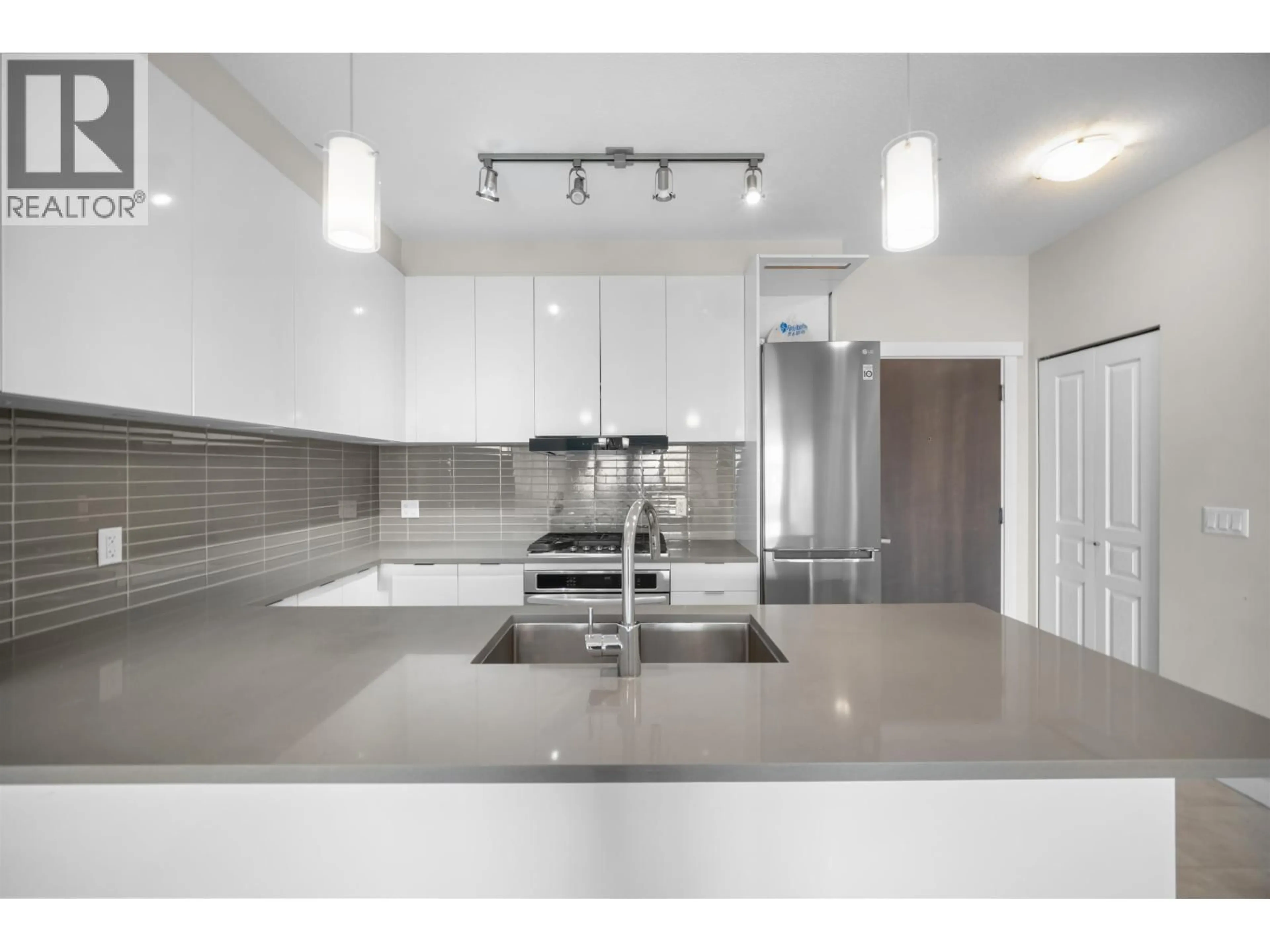 Contemporary kitchen, ceramic/tile floor for 9399 ALEXANDRA ROAD, Richmond British Columbia V6X0L7