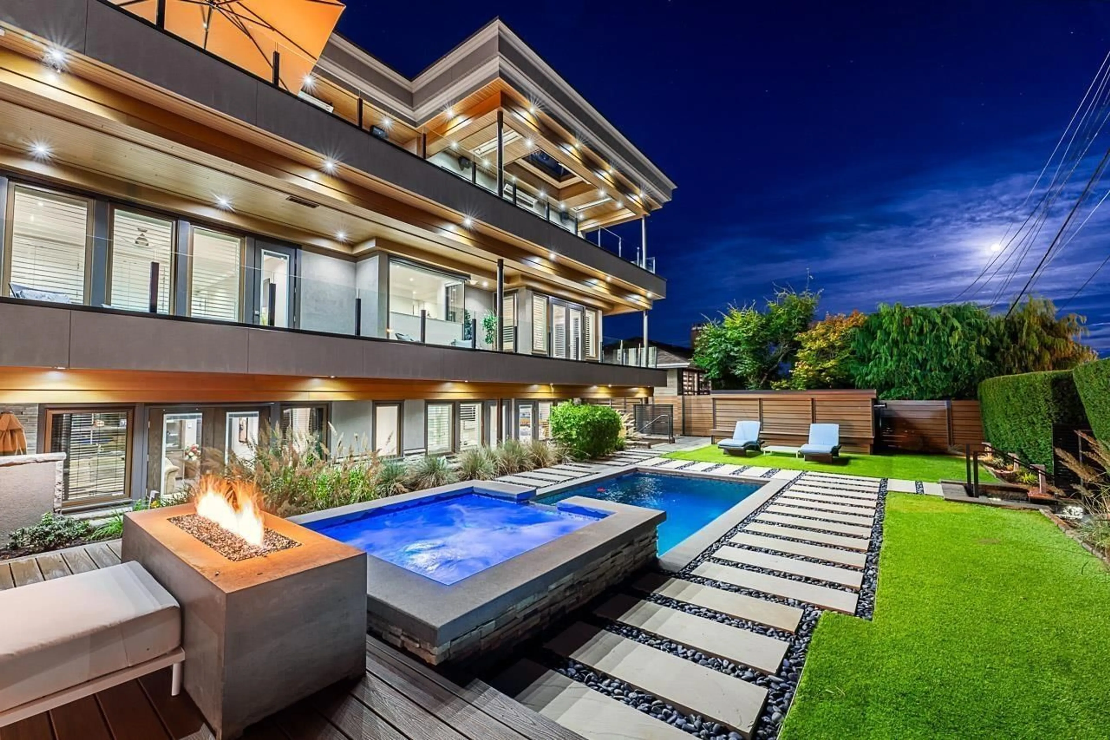 Unknown for 15567 PACIFIC AVENUE, White Rock British Columbia V4B1R8
