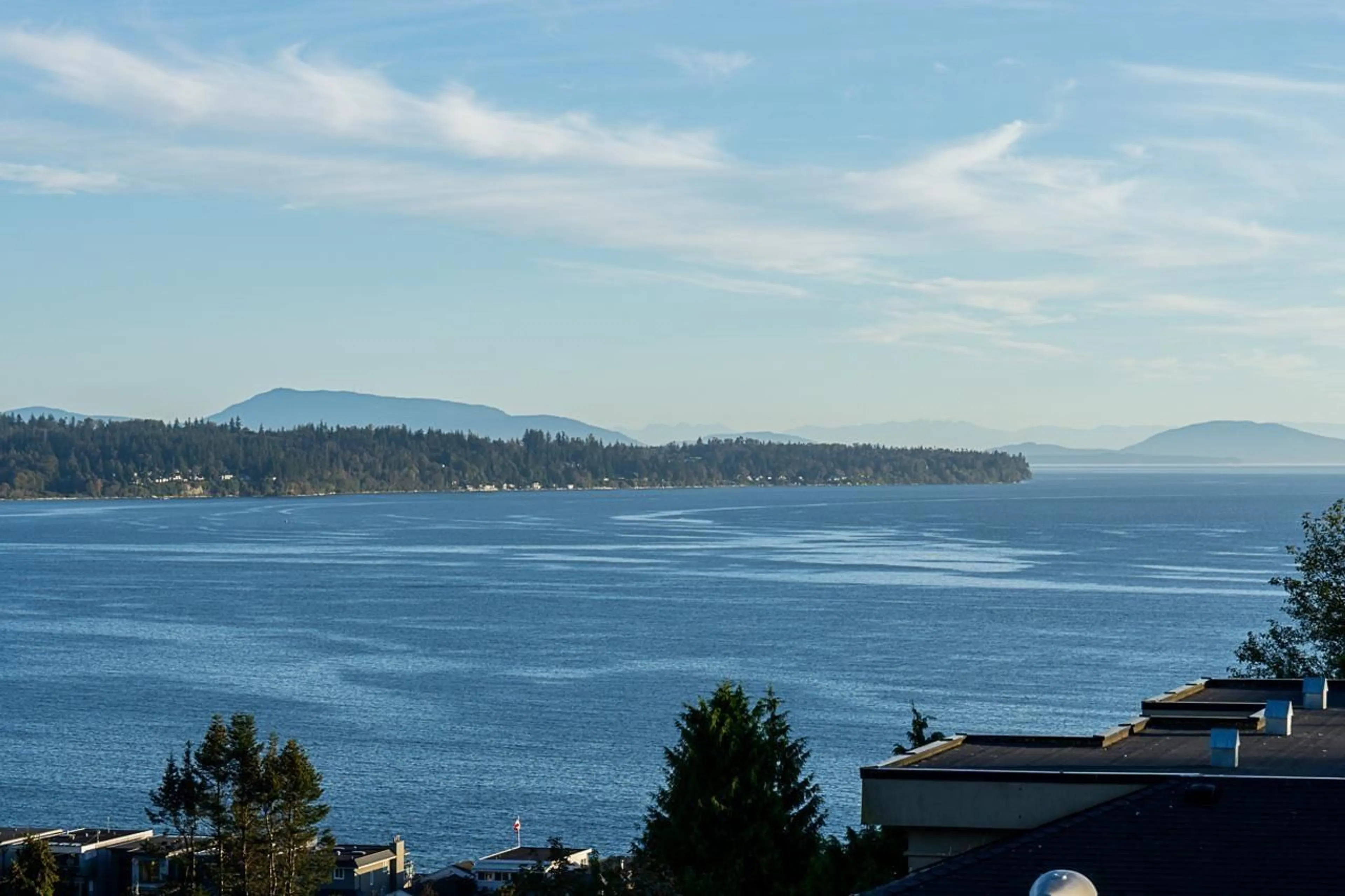Blurry image for 15567 PACIFIC AVENUE, White Rock British Columbia V4B1R8