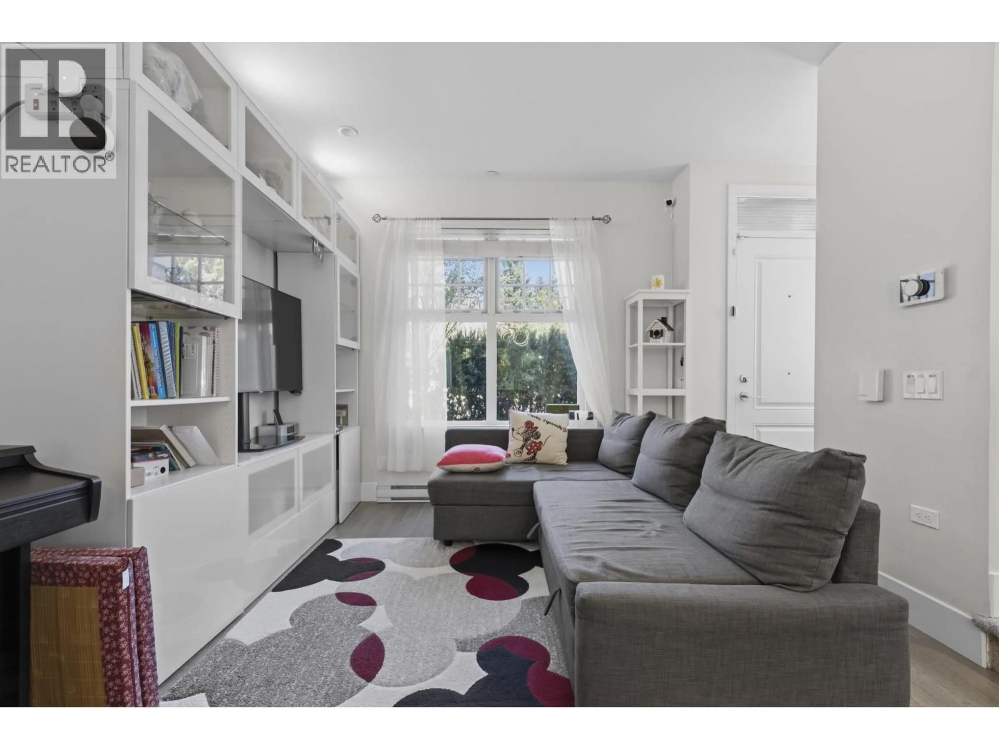 Living room with furniture, unknown for 276 62ND AVENUE, Vancouver British Columbia V5X0H1