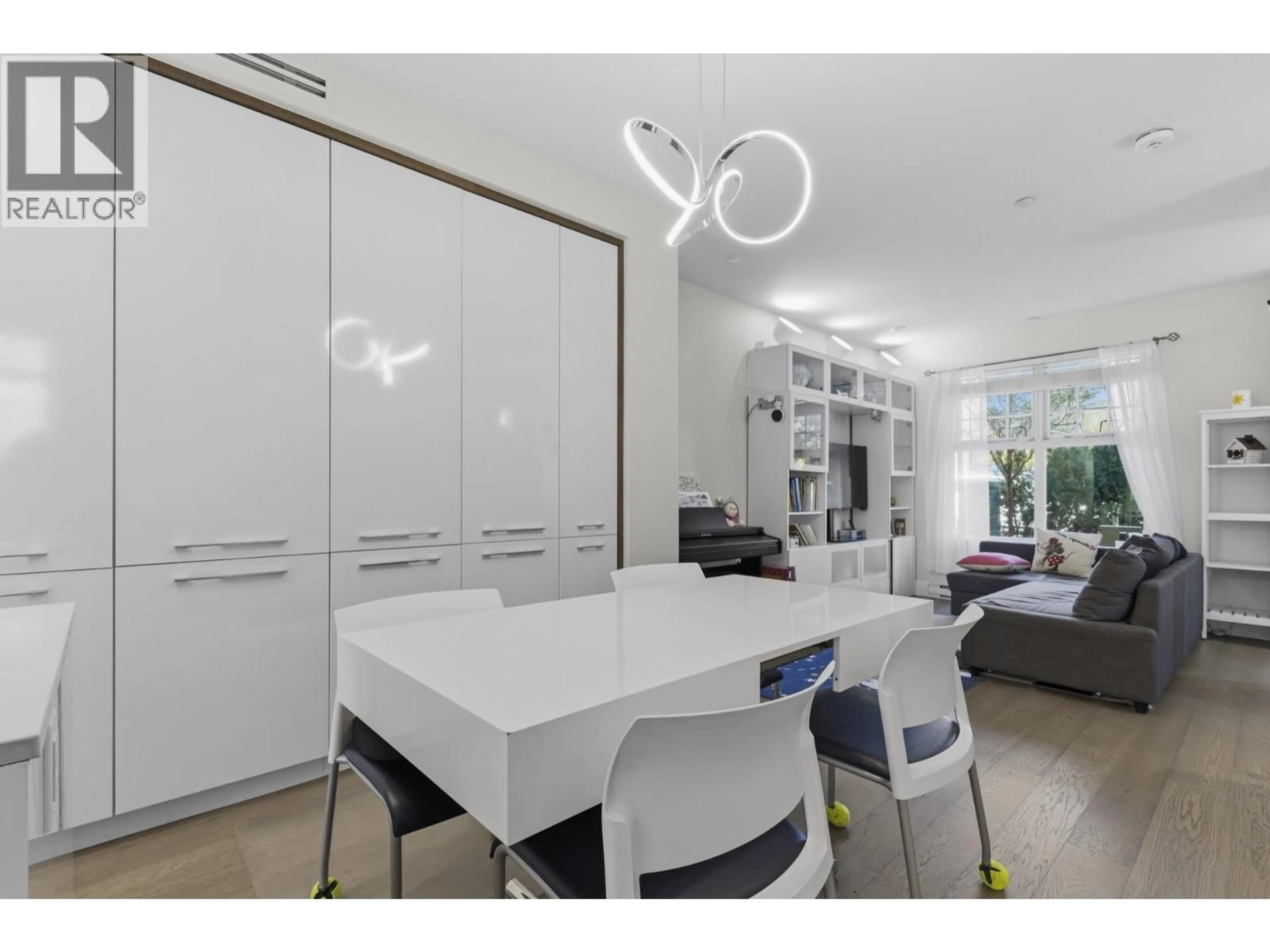 Unknown for 276 62ND AVENUE, Vancouver British Columbia V5X0H1