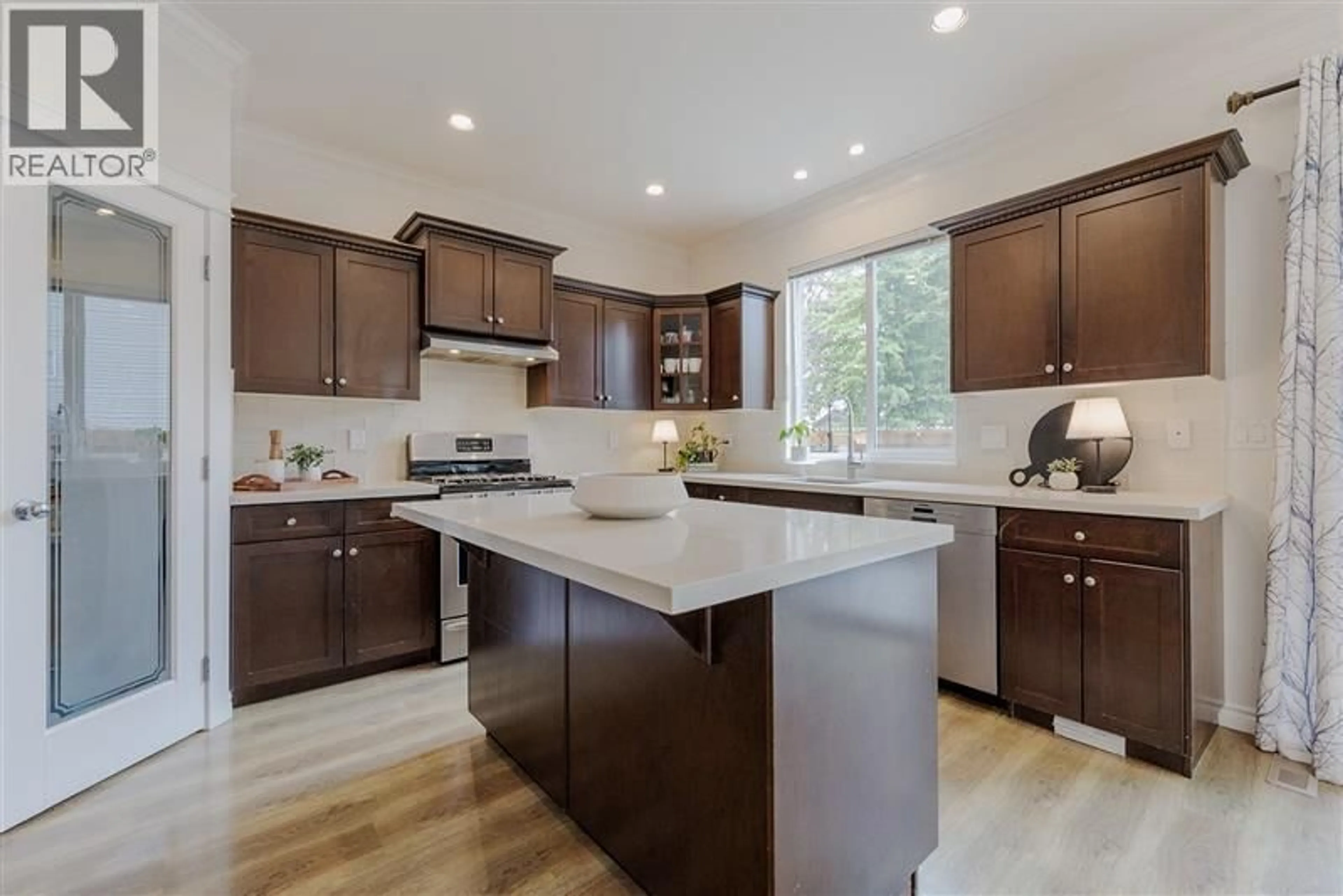 Open concept kitchen, unknown for 1122 - 11497 236 STREET, Maple Ridge British Columbia V2W2E8