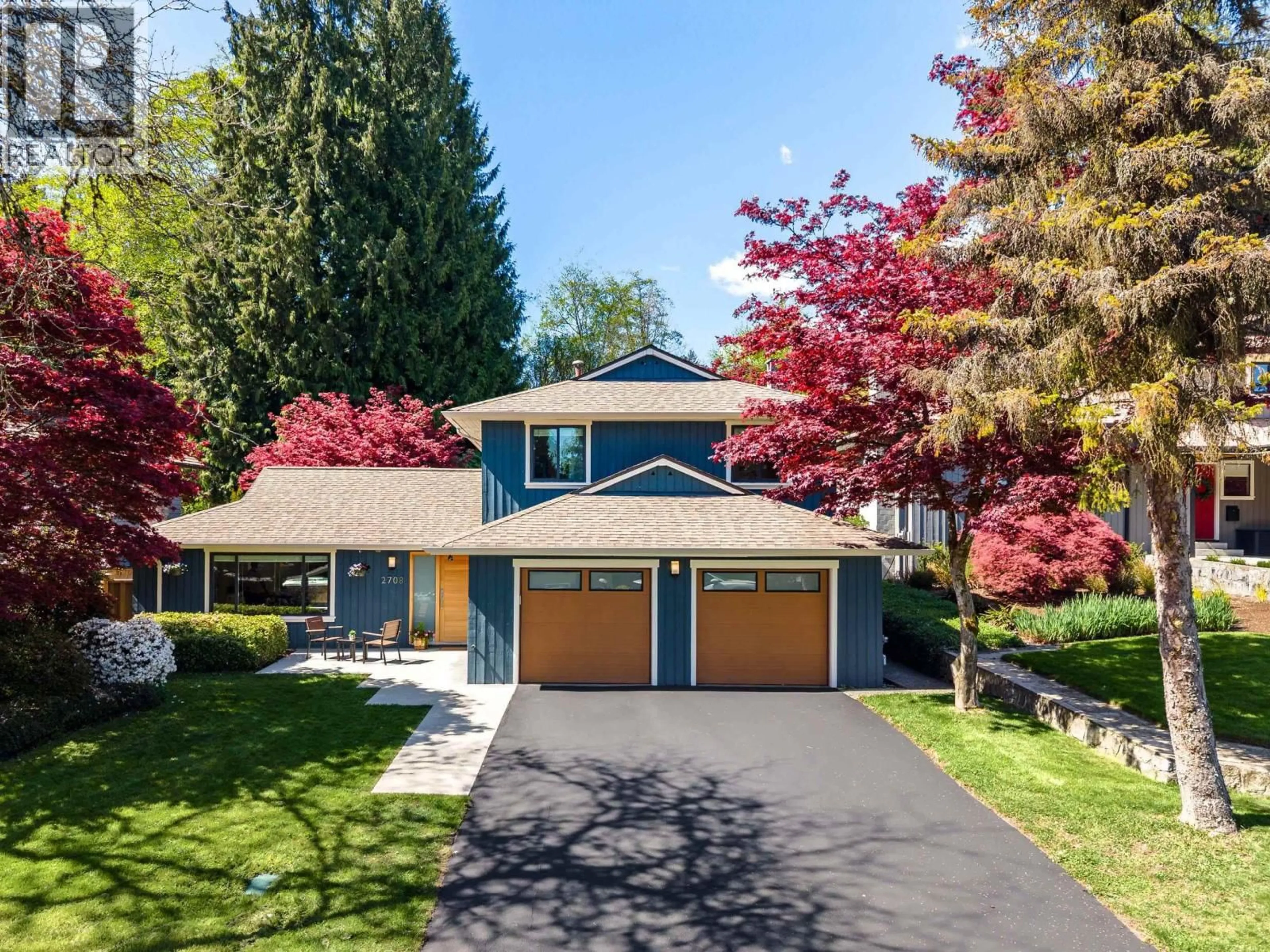A pic from outside/outdoor area/front of a property/back of a property/a pic from drone, street for 2708 BYRON ROAD, North Vancouver British Columbia V7H1M2
