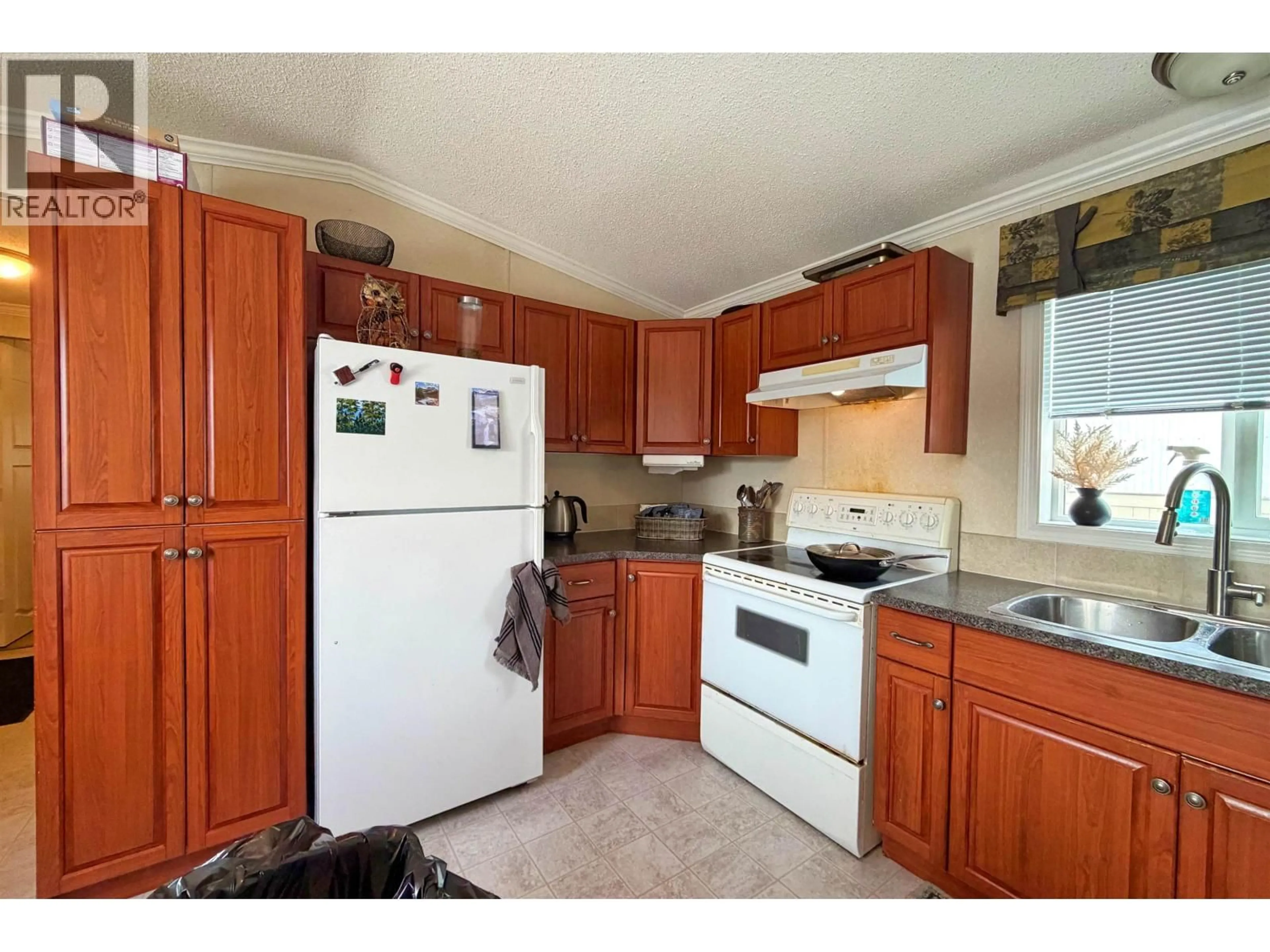 Standard kitchen, unknown for 66 - 803 HODGSON ROAD, Williams Lake British Columbia V2G3R2
