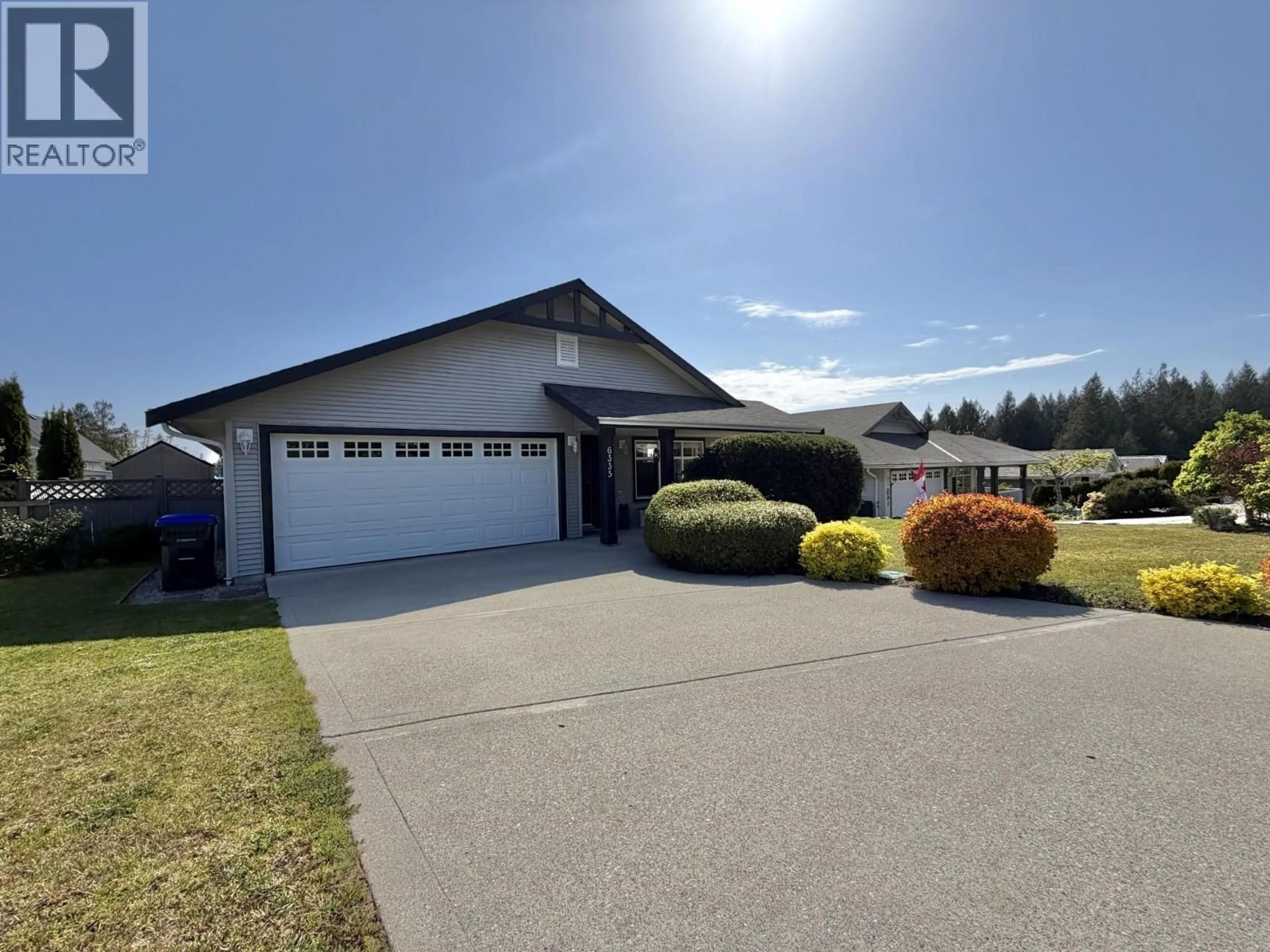 A pic from outside/outdoor area/front of a property/back of a property/a pic from drone, unknown for 6335 TYLER ROAD, Sechelt British Columbia V0N3A7