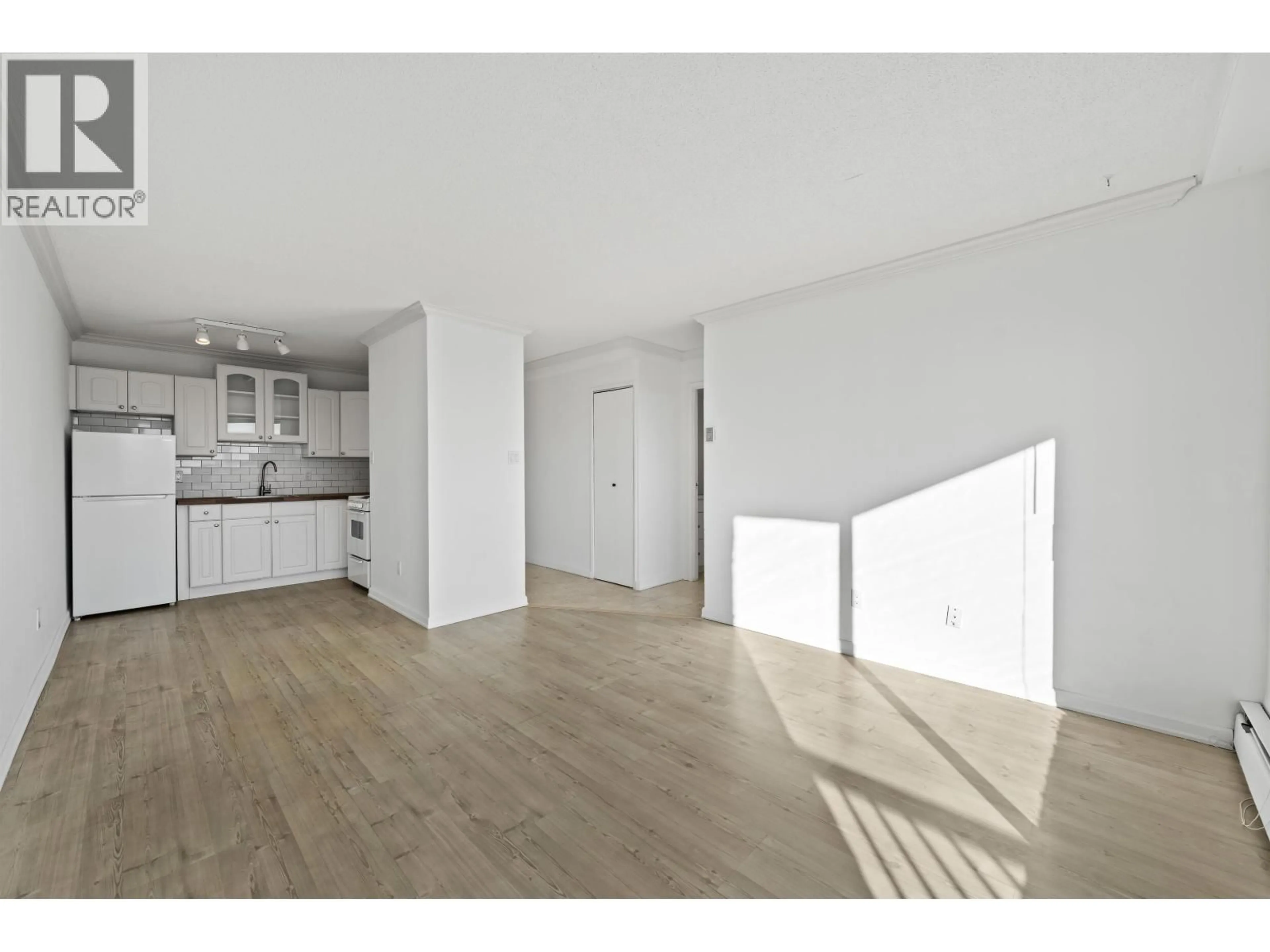 A pic of a room for 301 - 320 ROYAL AVENUE, New Westminster British Columbia V3L5C6