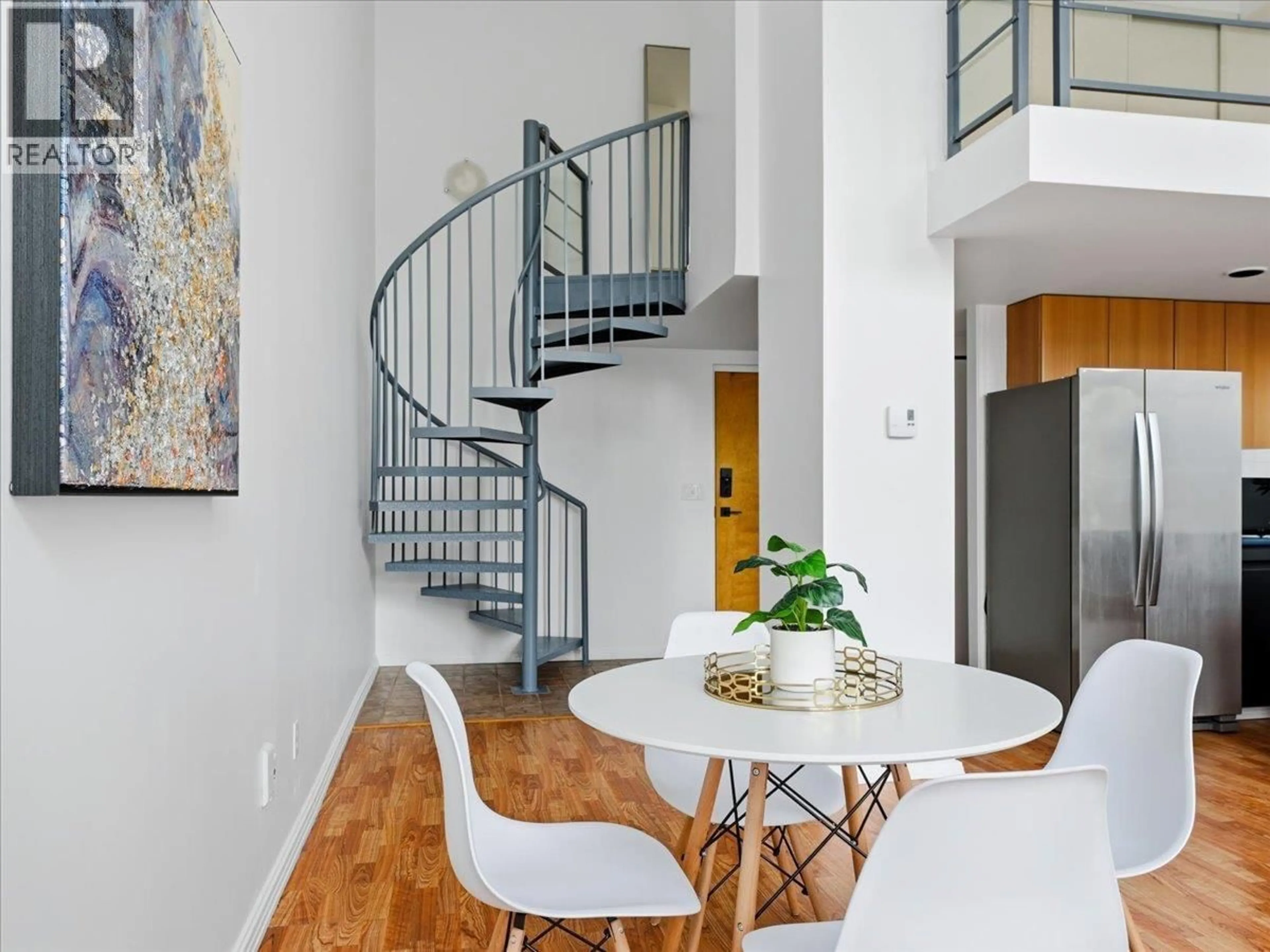 Indoor entryway for 512 - 933 SEYMOUR STREET, Vancouver British Columbia V6B6L6