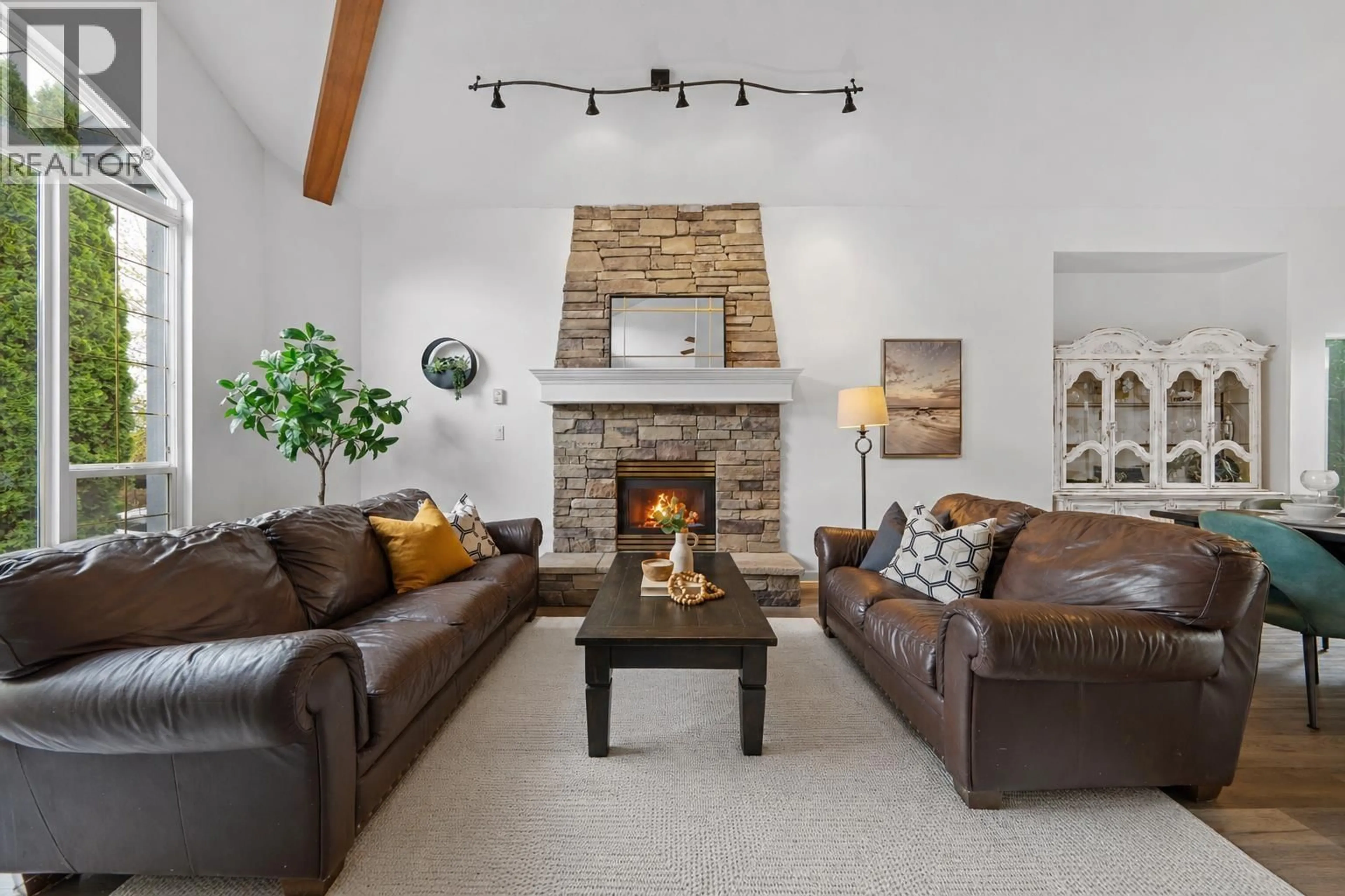 Living room with furniture, unknown for 10519 SLATFORD STREET, Maple Ridge British Columbia V2W1V8