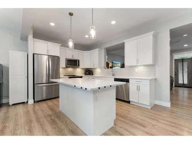 7 - 386 PINE AVENUE, Harrison Hot Springs 3