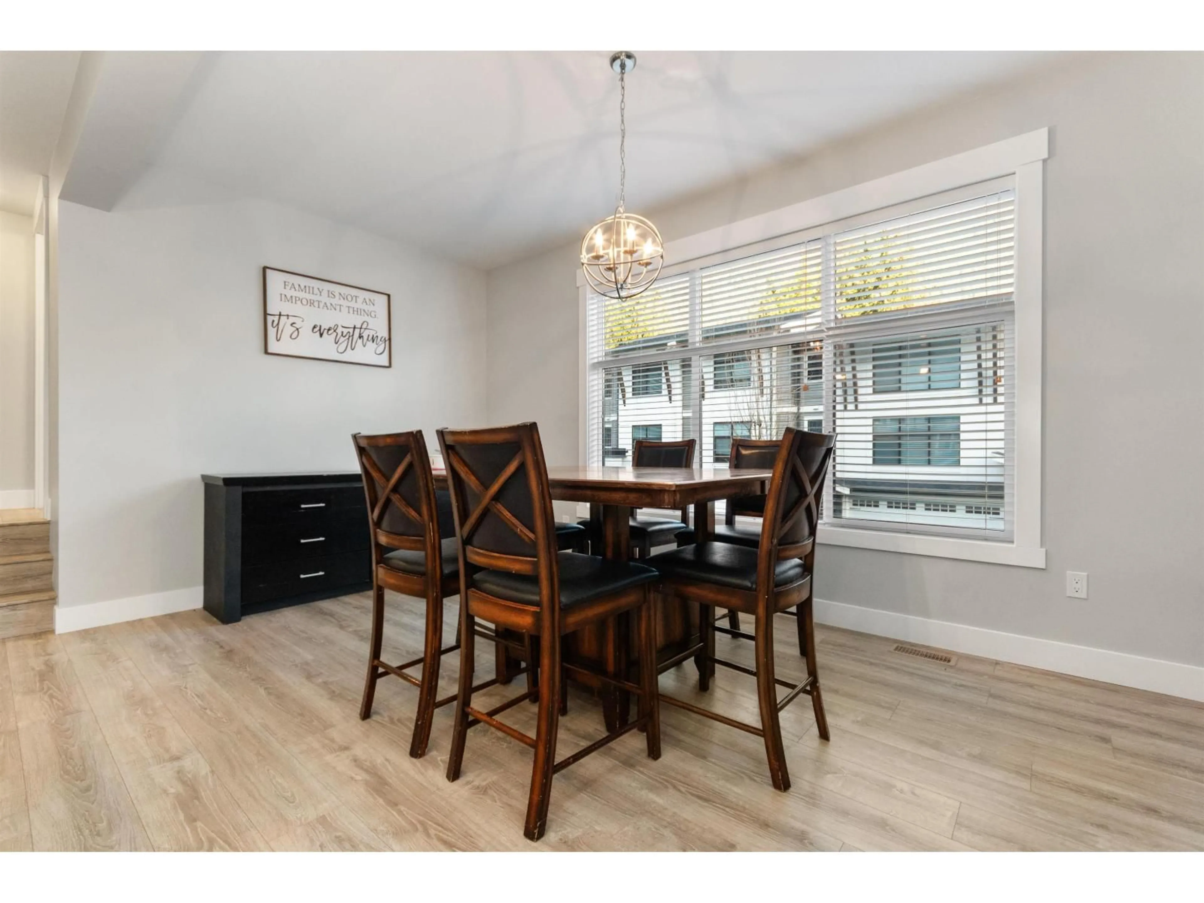 Dining room, wood/laminate floor for 7 - 386 PINE AVENUE, Harrison Hot Springs British Columbia V0M1K0