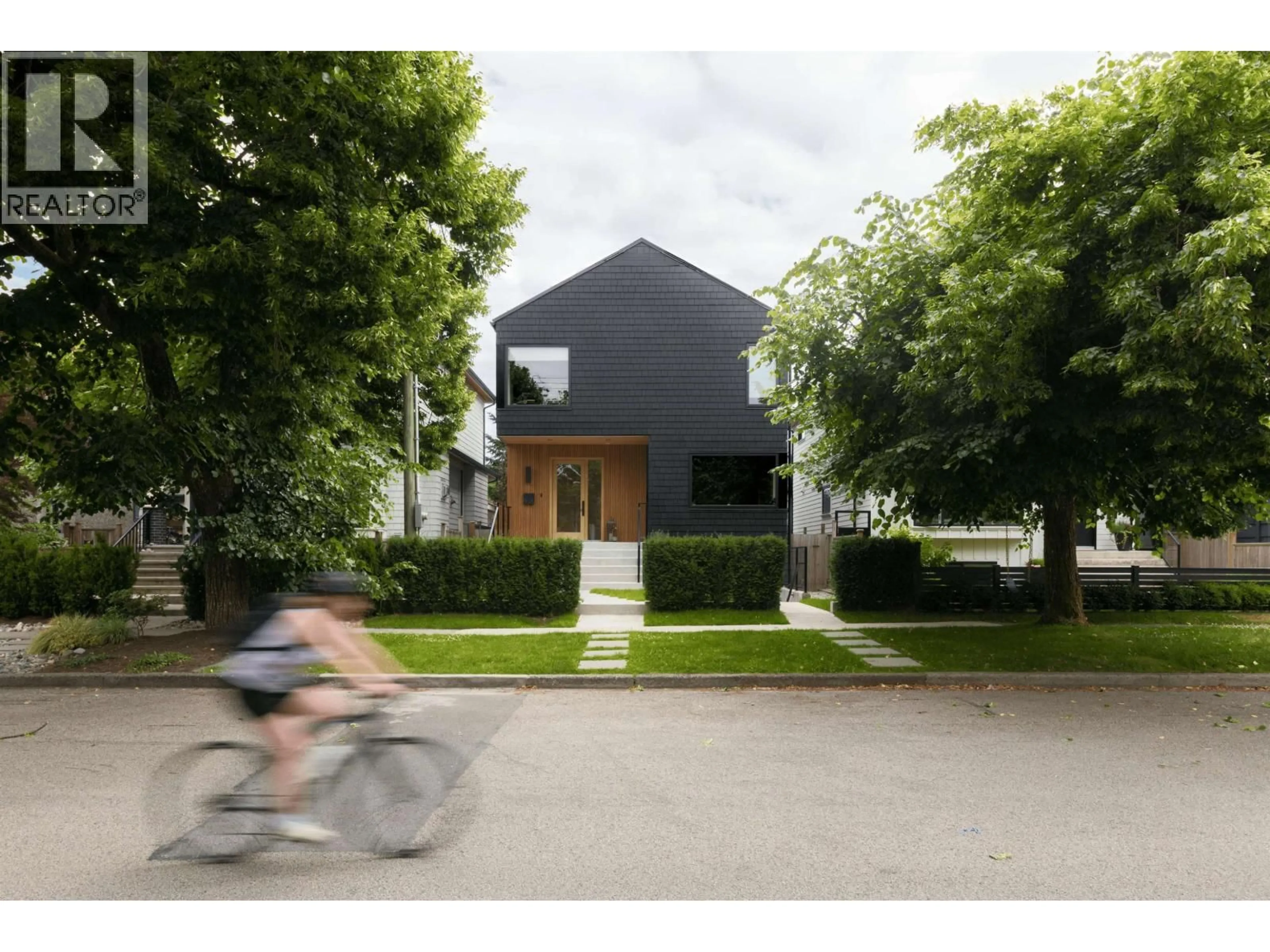 Home with brick exterior material, street for 4626 WINDSOR STREET, Vancouver British Columbia V5V4P7