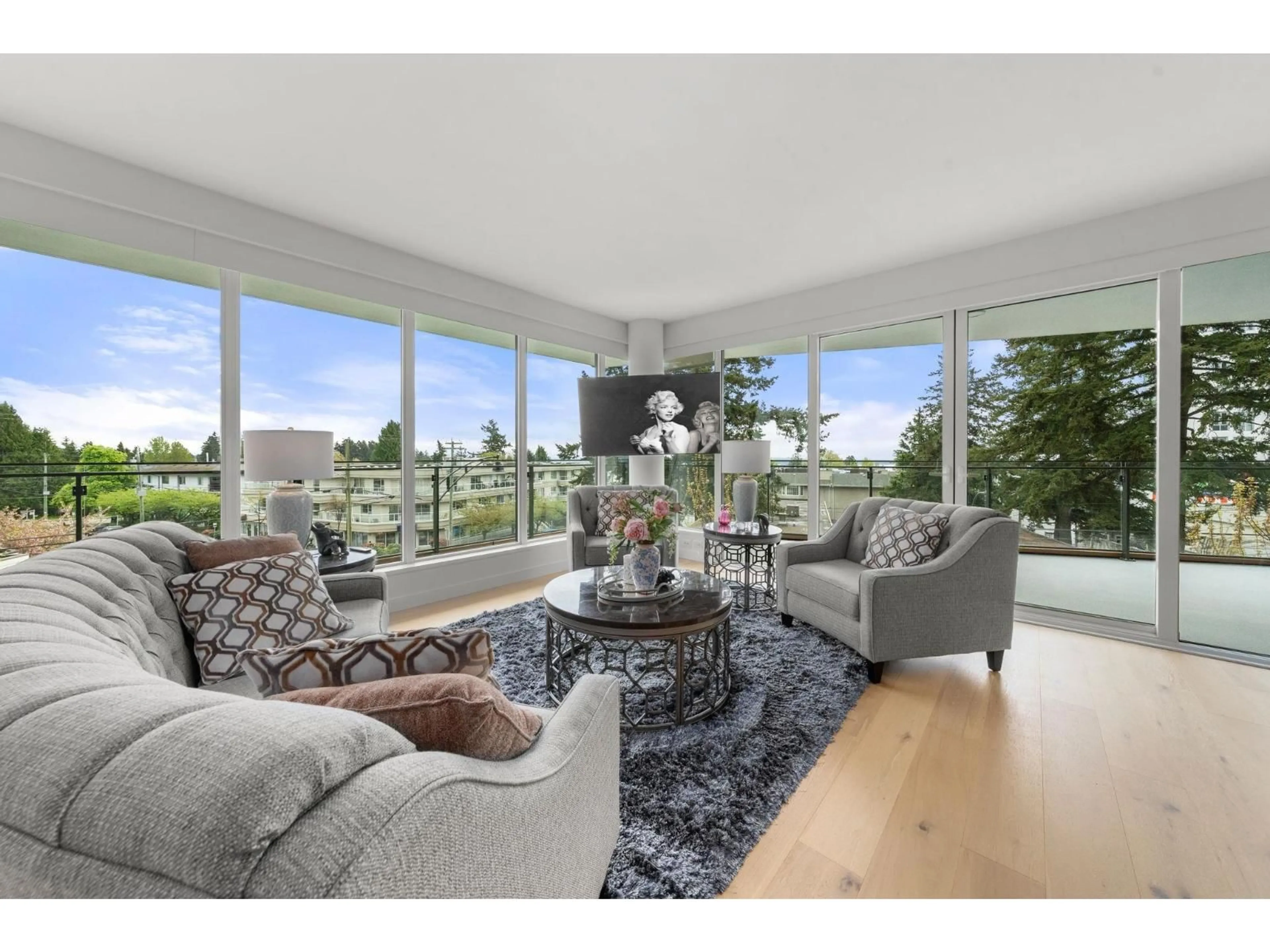 Living room with furniture, unknown for 305 - 1439 GEORGE STREET, White Rock British Columbia V4B0B9