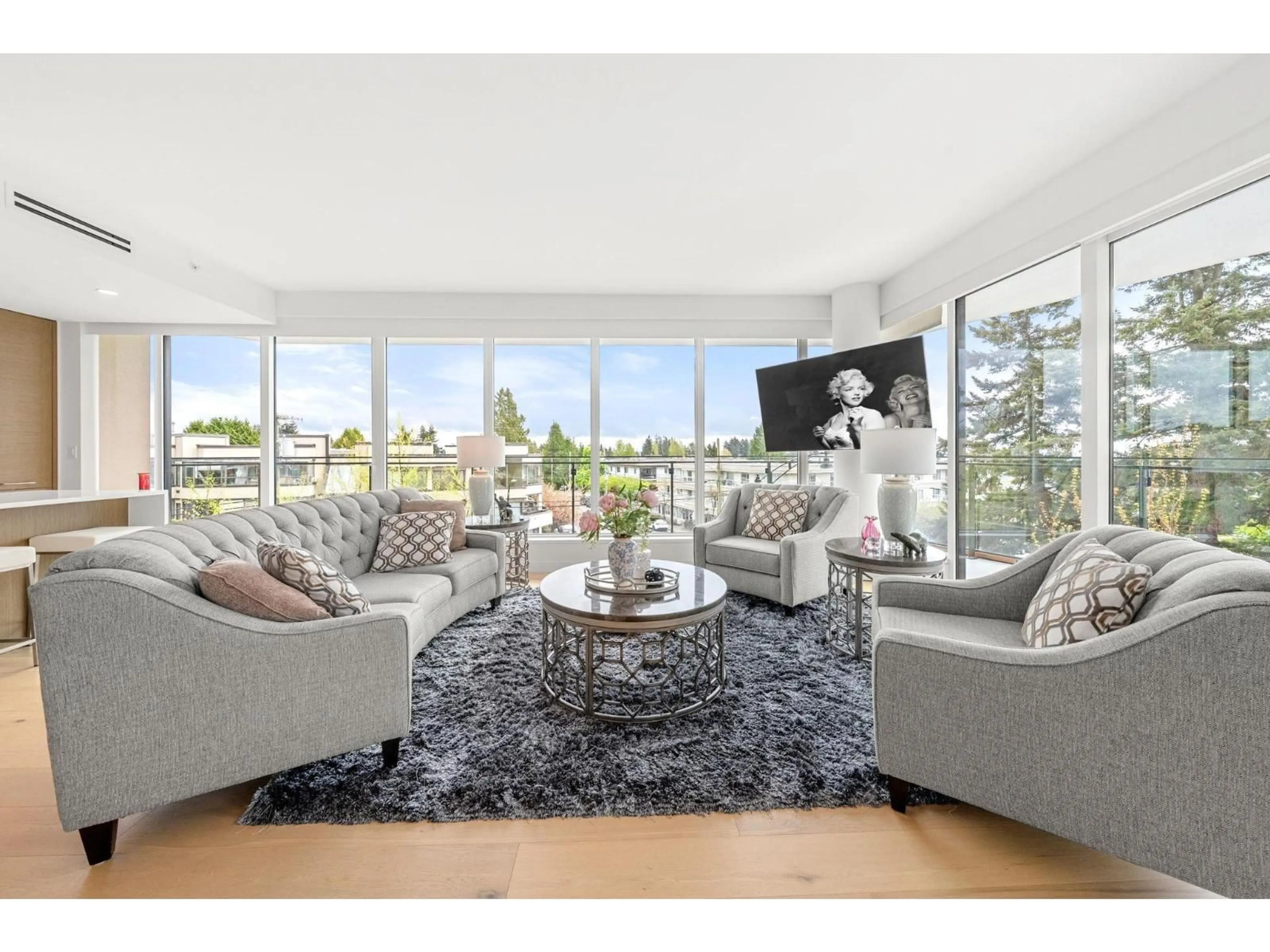 Living room with furniture, unknown for 305 - 1439 GEORGE STREET, White Rock British Columbia V4B0B9