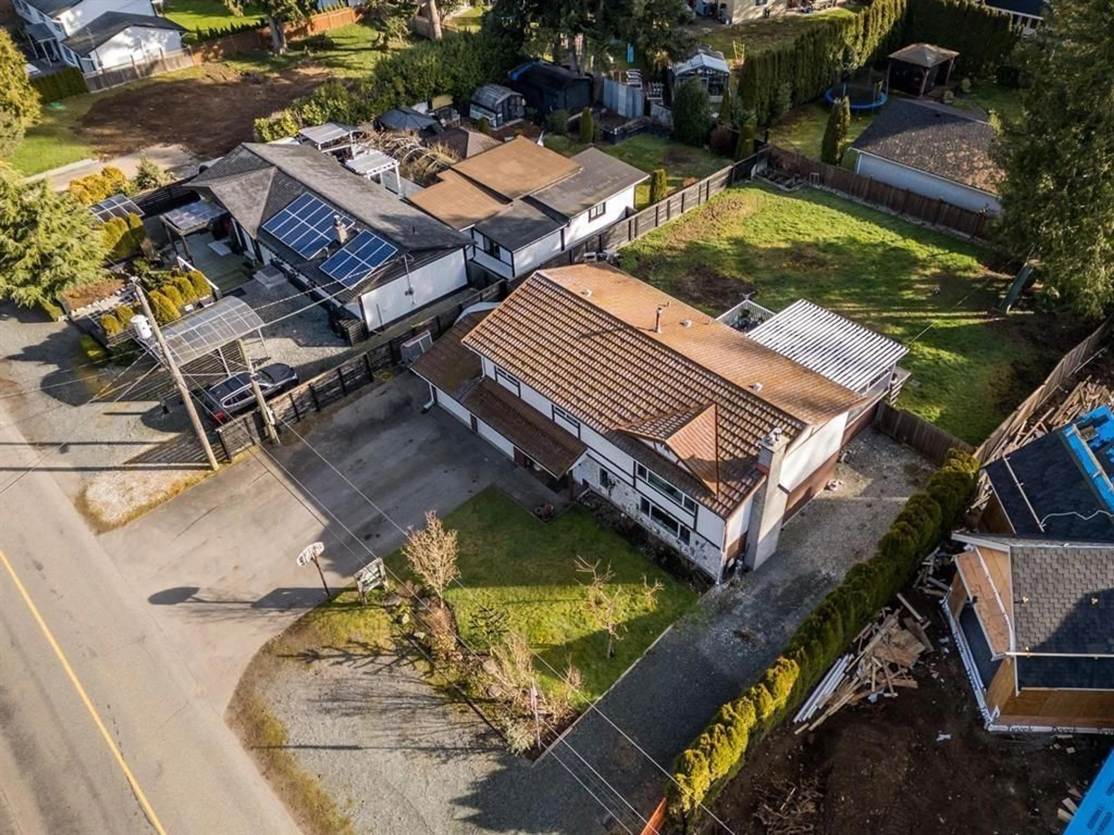 A pic from outside/outdoor area/front of a property/back of a property/a pic from drone, street for 3924 205B STREET, Langley British Columbia V3A2B3