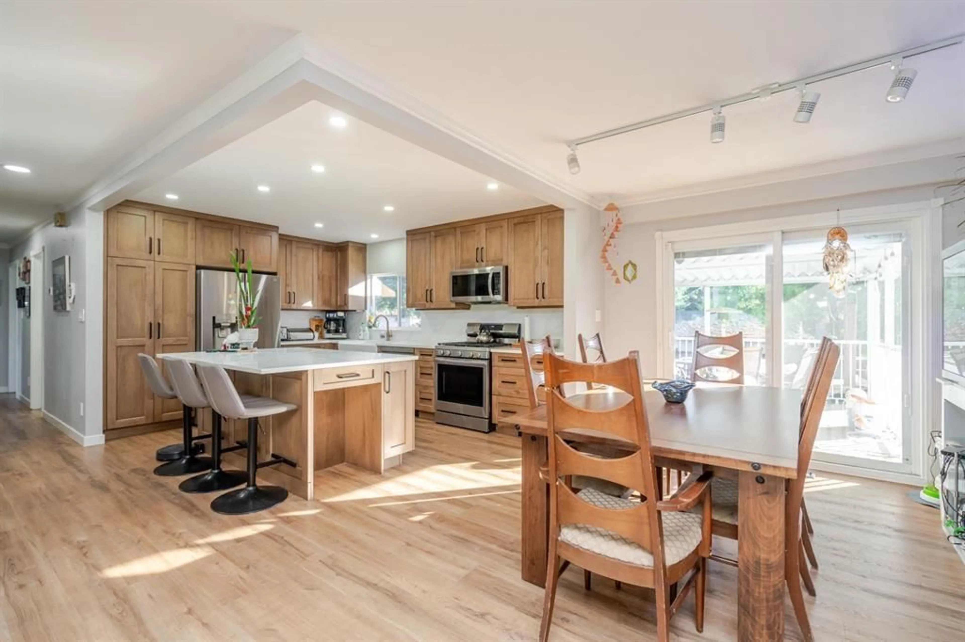 Open concept kitchen, unknown for 3924 205B STREET, Langley British Columbia V3A2B3
