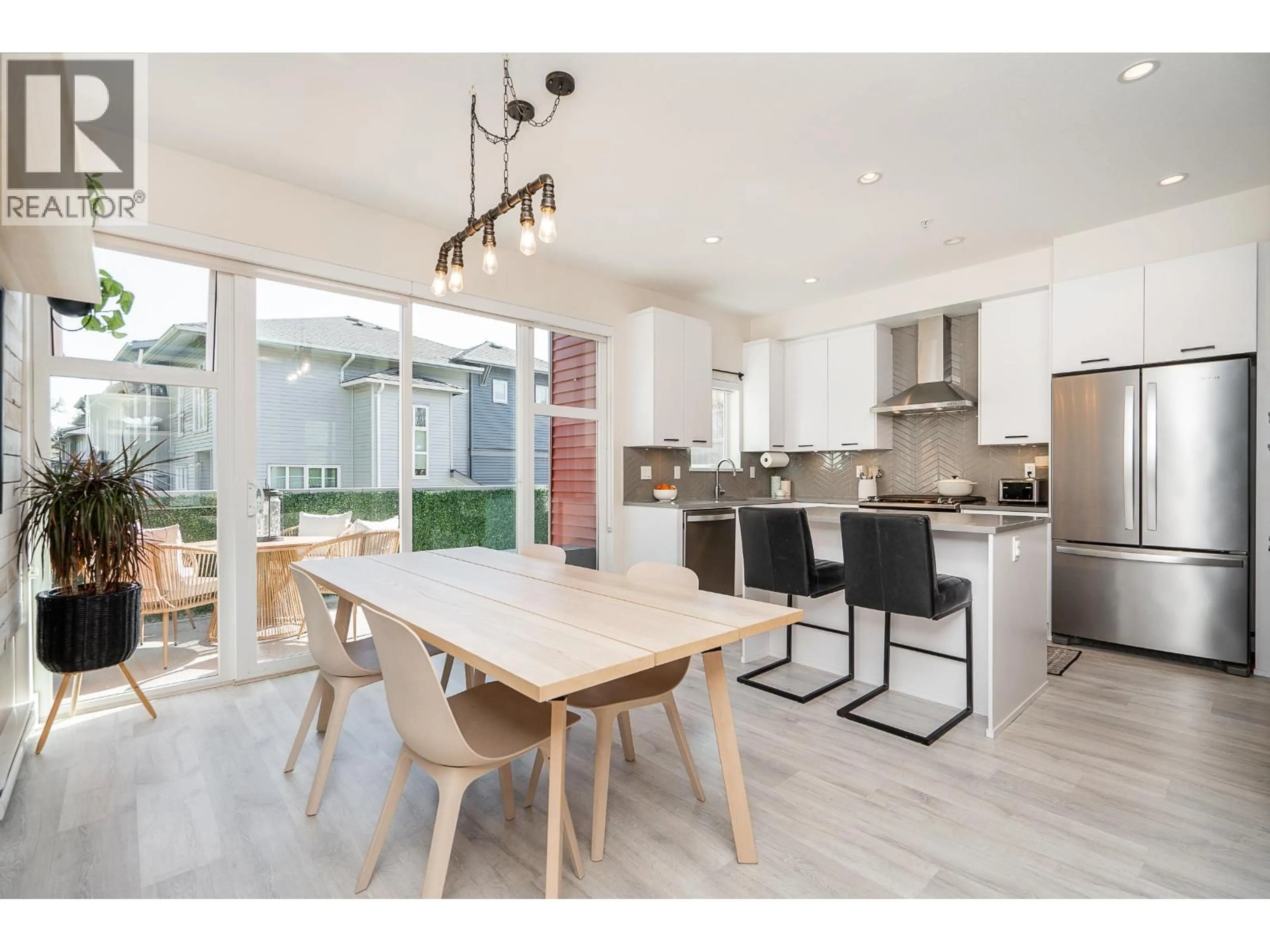 Open concept kitchen, unknown for 6 - 24076 112 AVENUE, Maple Ridge British Columbia V2W0K2