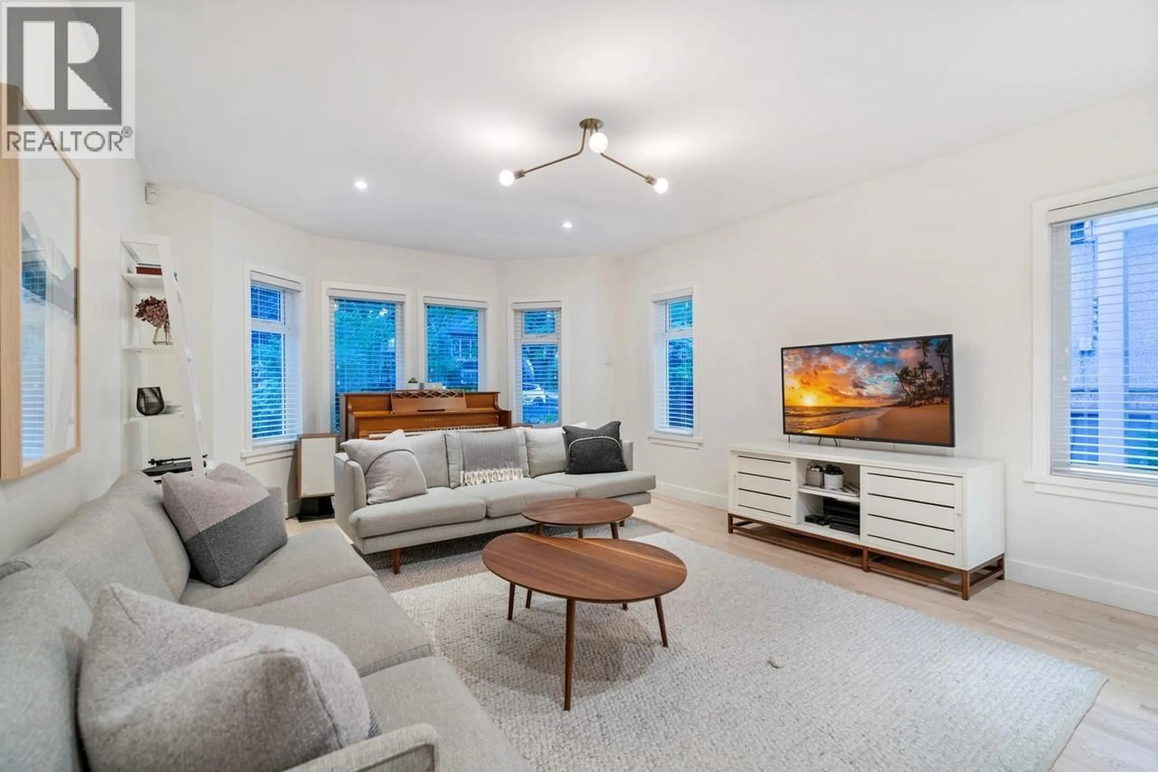Living room with furniture, unknown for 855 22ND AVENUE, Vancouver British Columbia V5V1V8