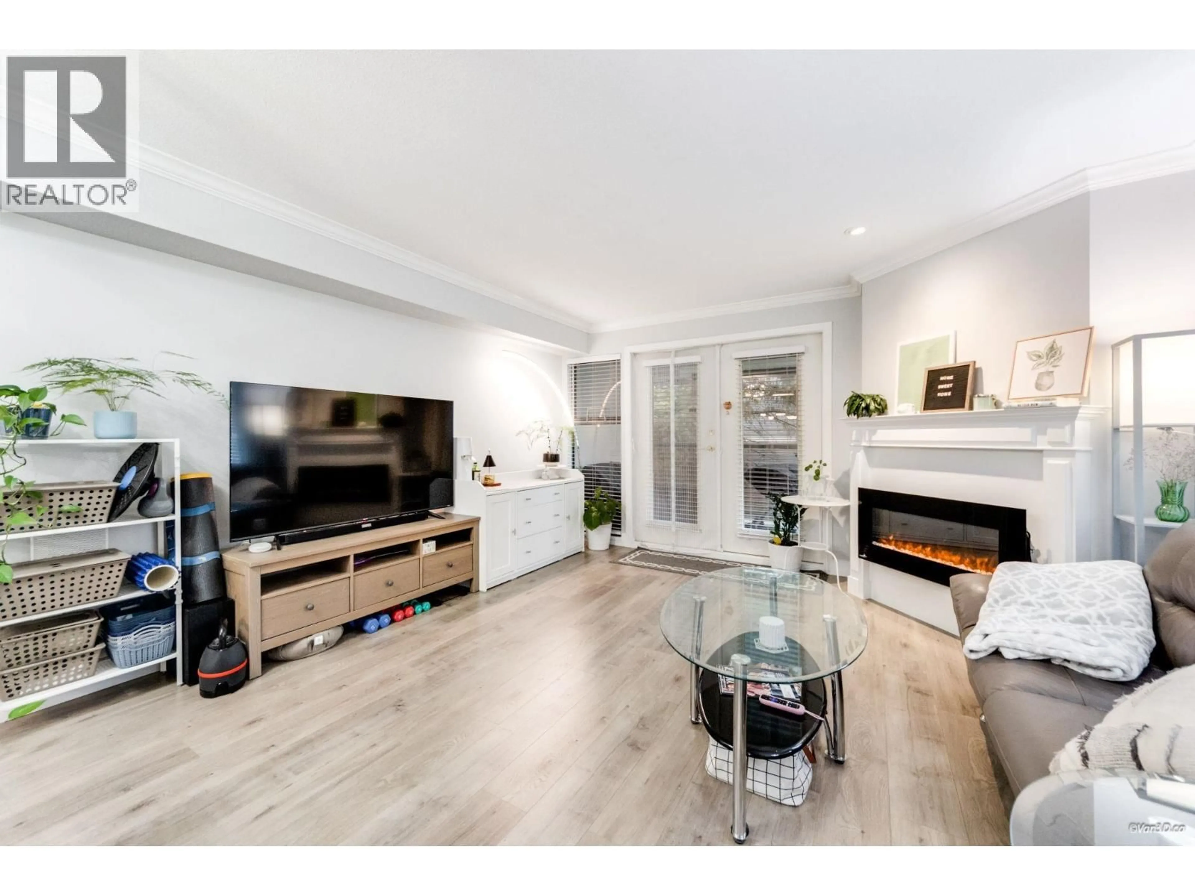 Living room with furniture, unknown for 204B - 7025 STRIDE AVENUE, Burnaby British Columbia V3N4Y1
