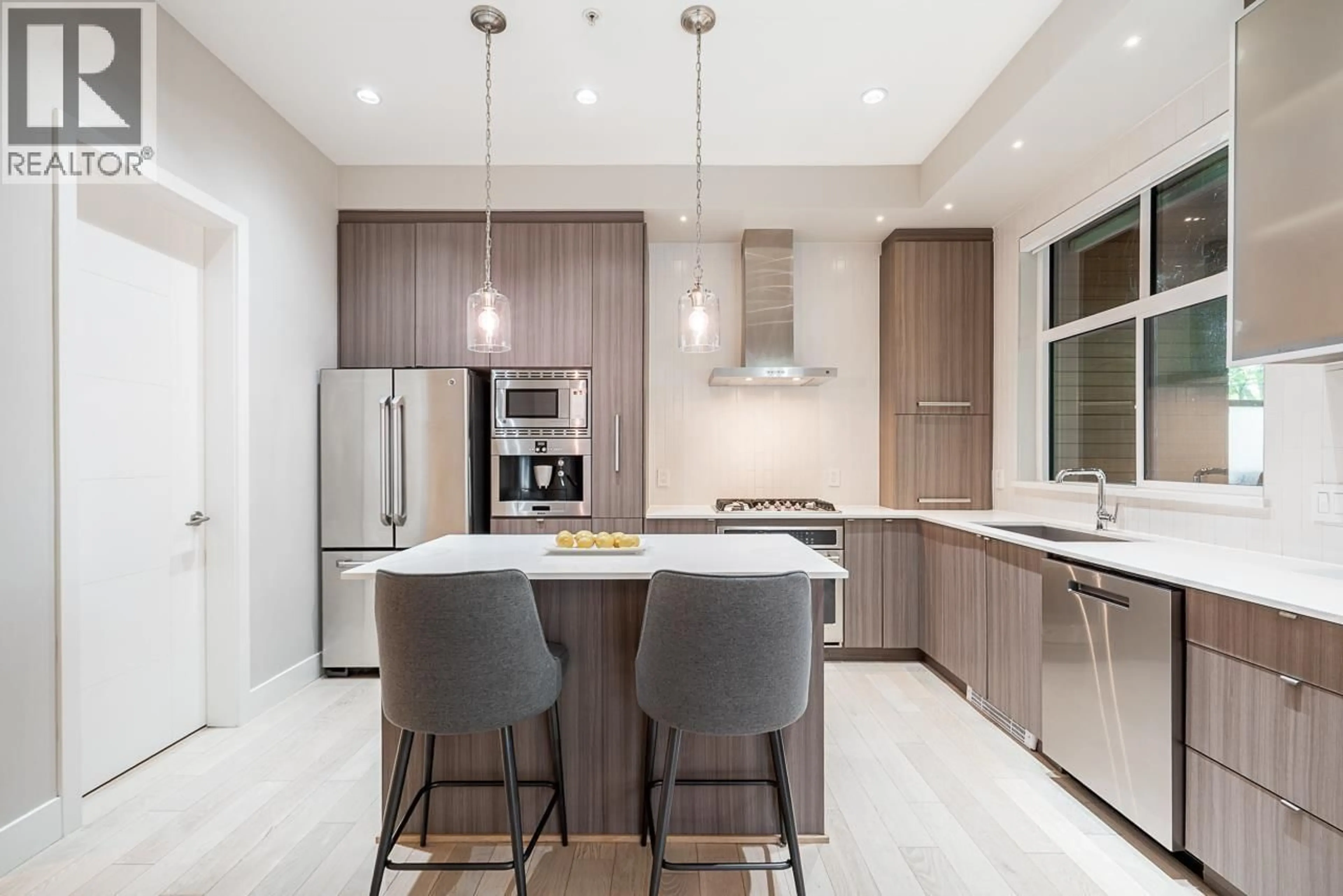 Contemporary kitchen, ceramic/tile floor for 112 - 262 SALTER STREET, New Westminster British Columbia V3M0J6
