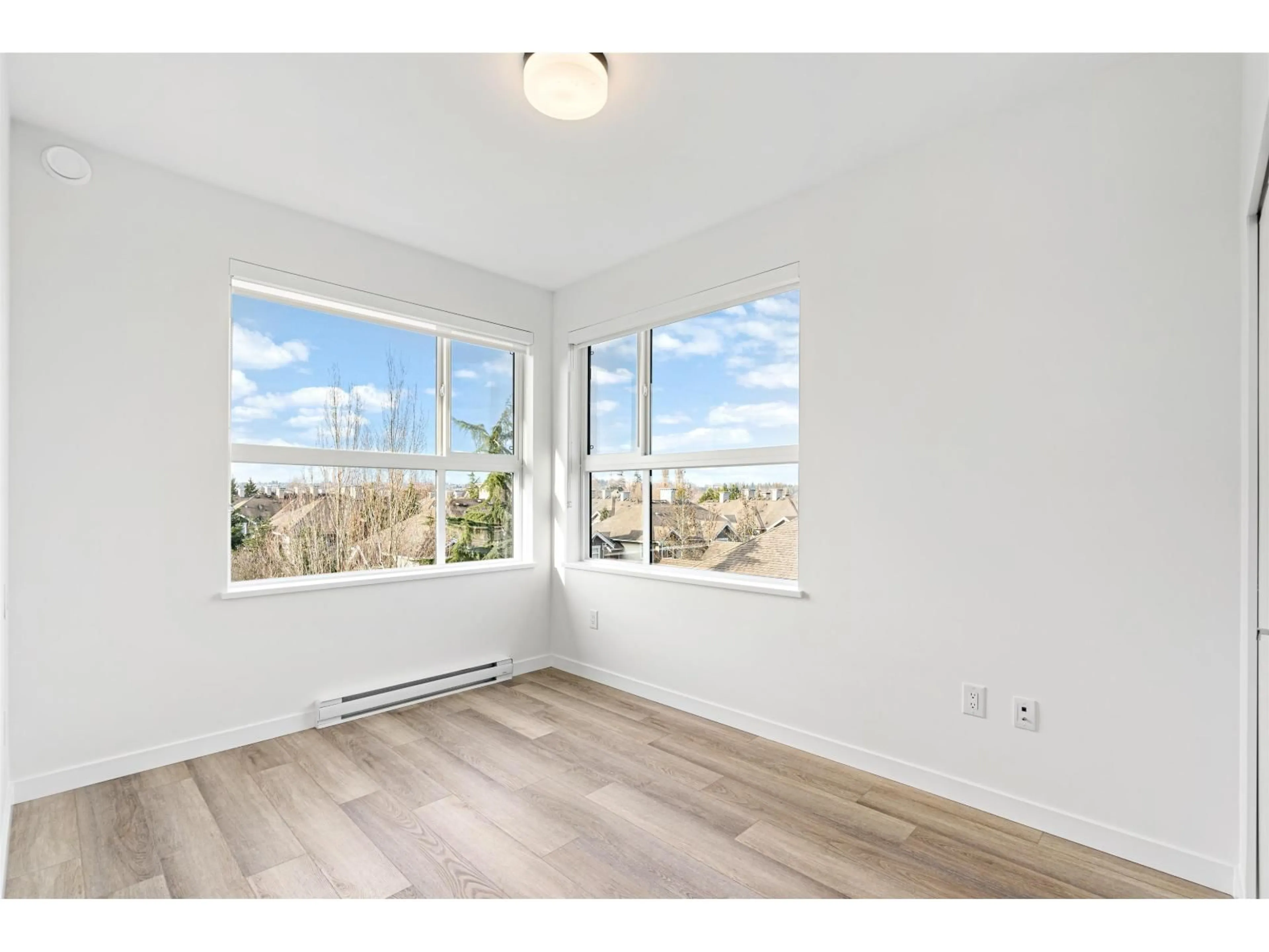 A pic of a room for 401 - 20695 EASTLEIGH CRESCENT, Langley British Columbia V3A0P7